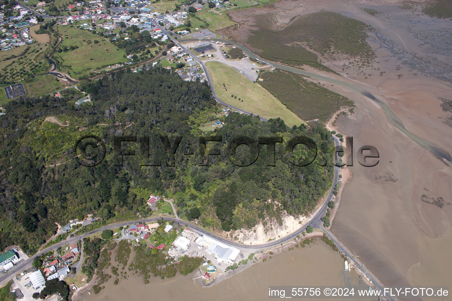 Vue aérienne de Coromandel dans le département Waïkato, Nouvelle-Zélande