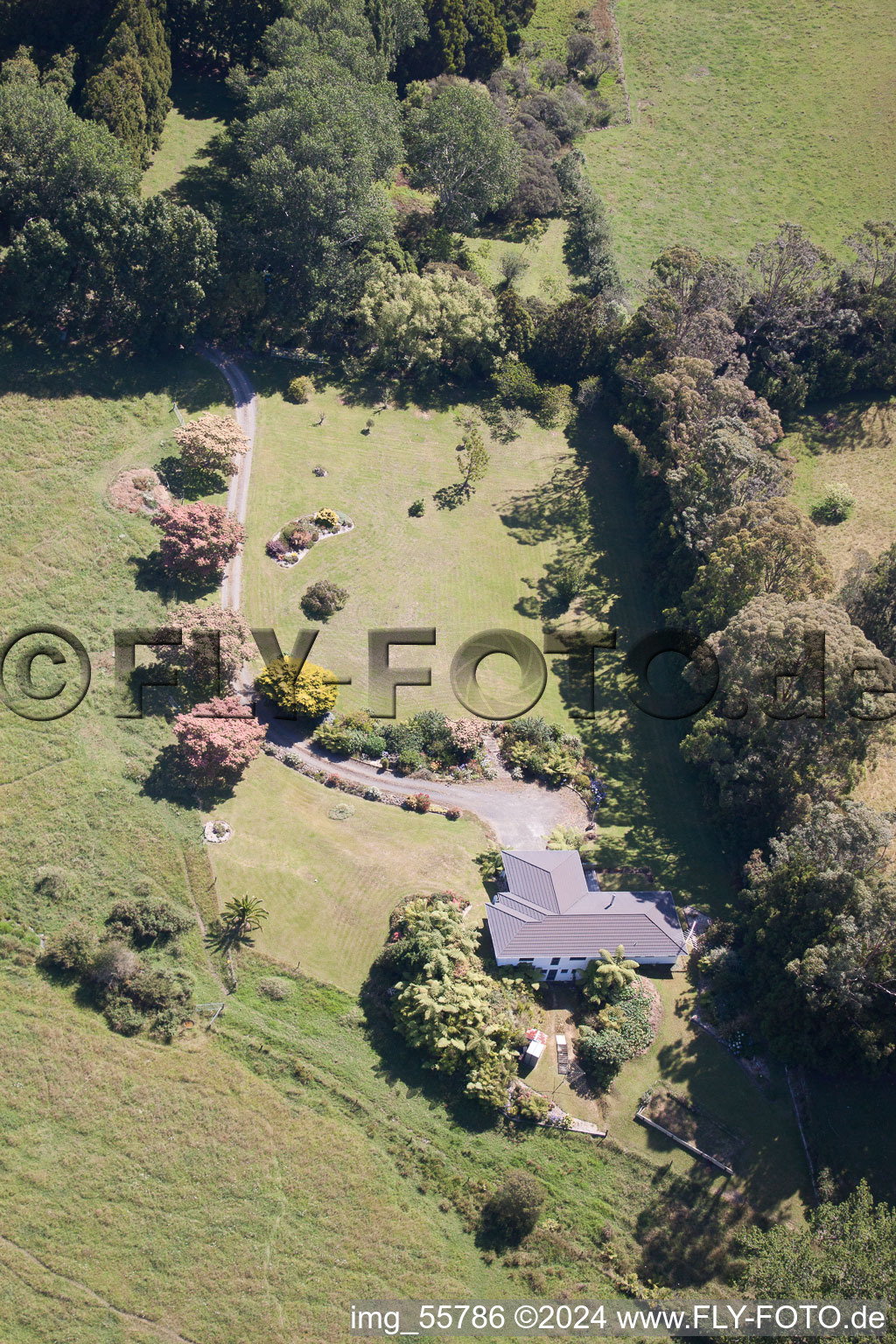 Coromandel dans le département Waïkato, Nouvelle-Zélande vu d'un drone