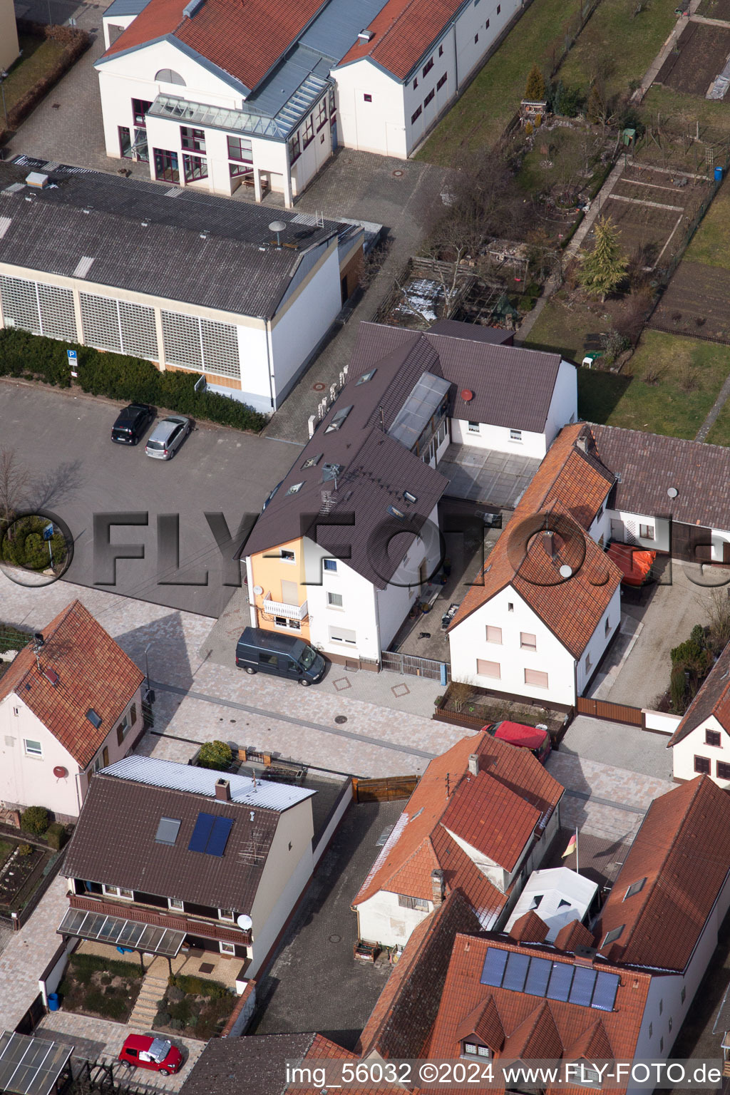 Schulstr à Minfeld dans le département Rhénanie-Palatinat, Allemagne vue d'en haut