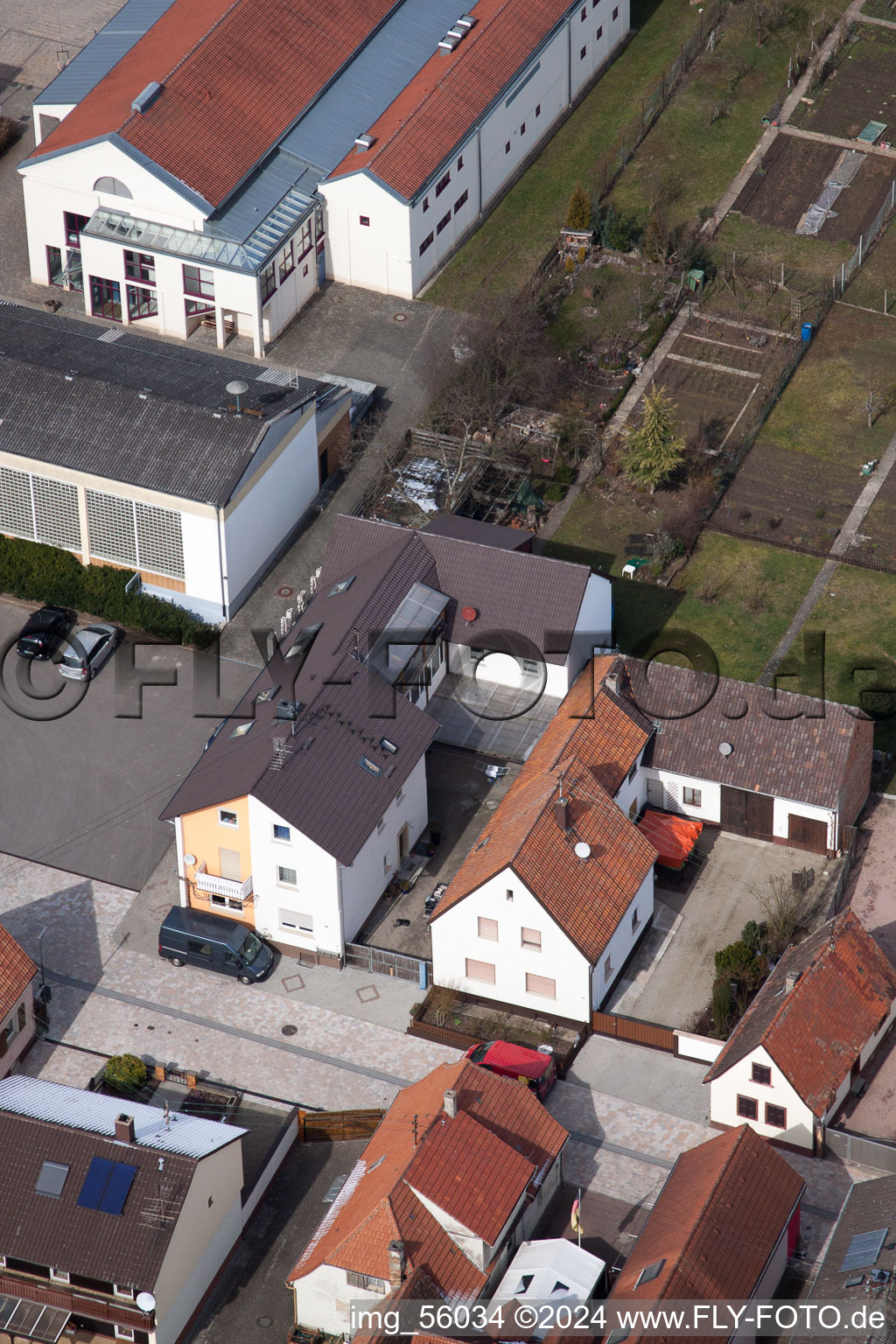 Vue d'oiseau de Schulstr à Minfeld dans le département Rhénanie-Palatinat, Allemagne