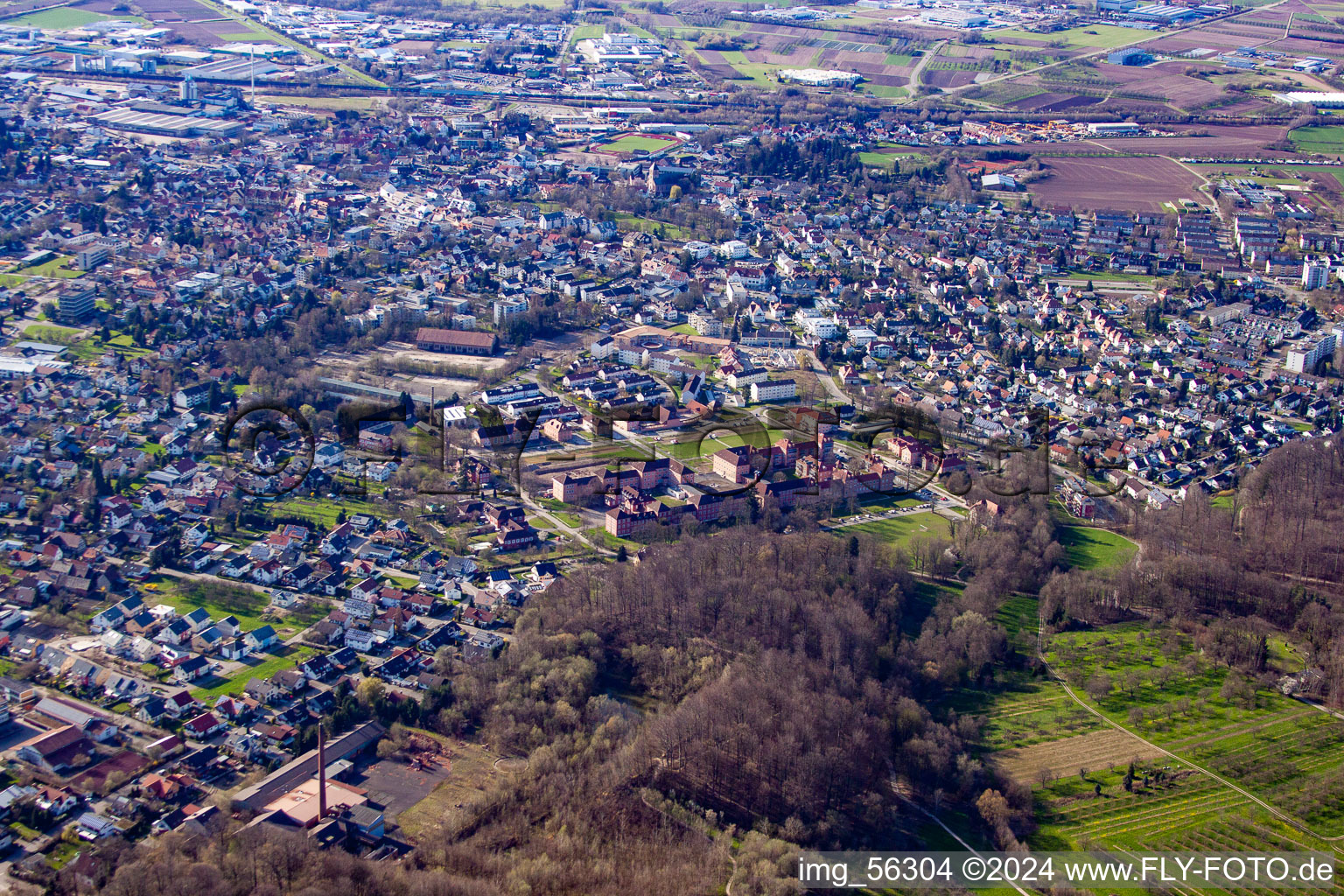 Vue aérienne de Arcades d'Illenau à le quartier Oberachern in Achern dans le département Bade-Wurtemberg, Allemagne