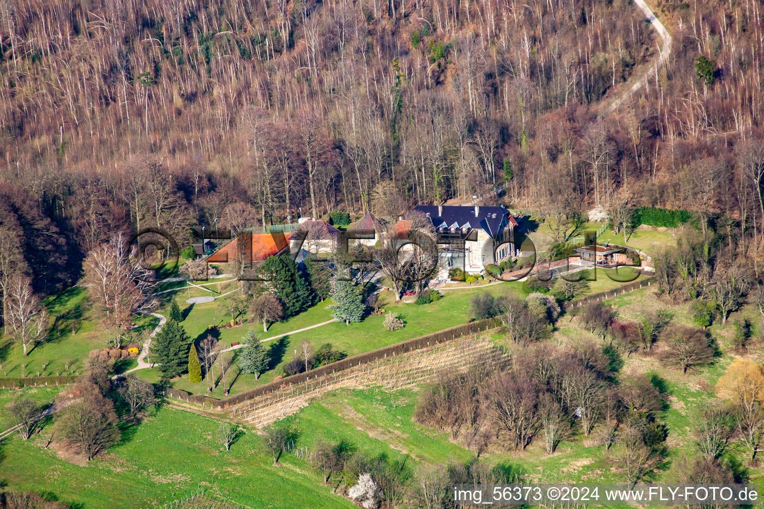 Vue aérienne de Jagdhaus Fremersberg, pavillon de chasse Baden-Baden Park-Hotel & Spa Hubertusstr à le quartier Oos in Baden-Baden dans le département Bade-Wurtemberg, Allemagne