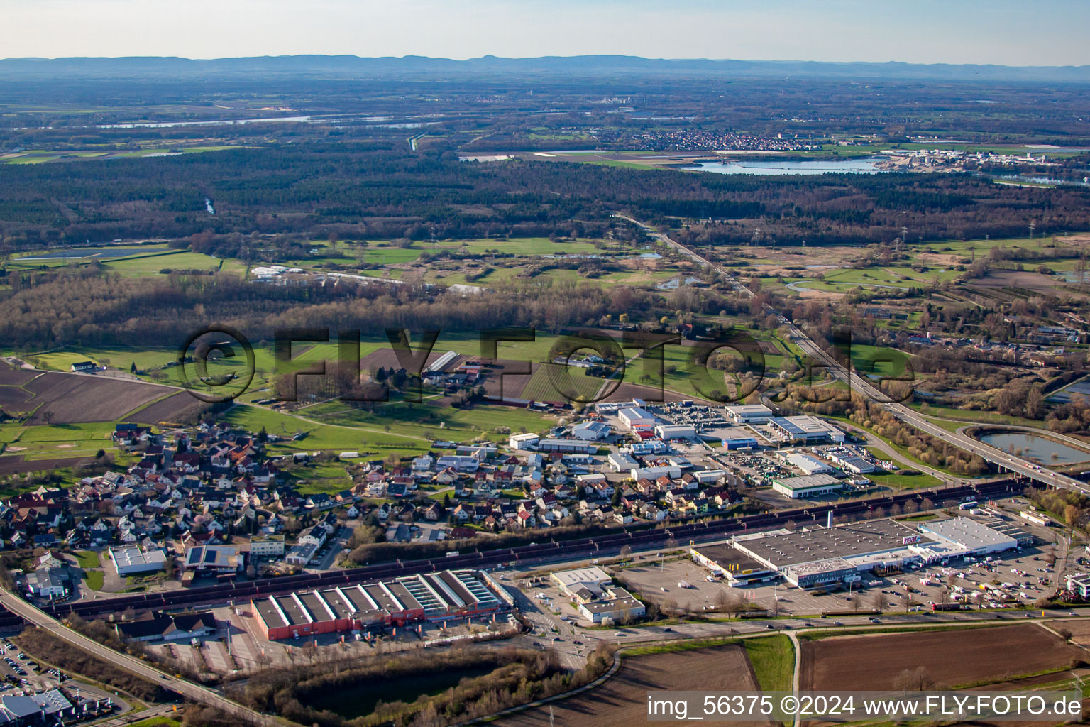 Vue aérienne de OBI, TAKKO à Sinzheim dans le département Bade-Wurtemberg, Allemagne