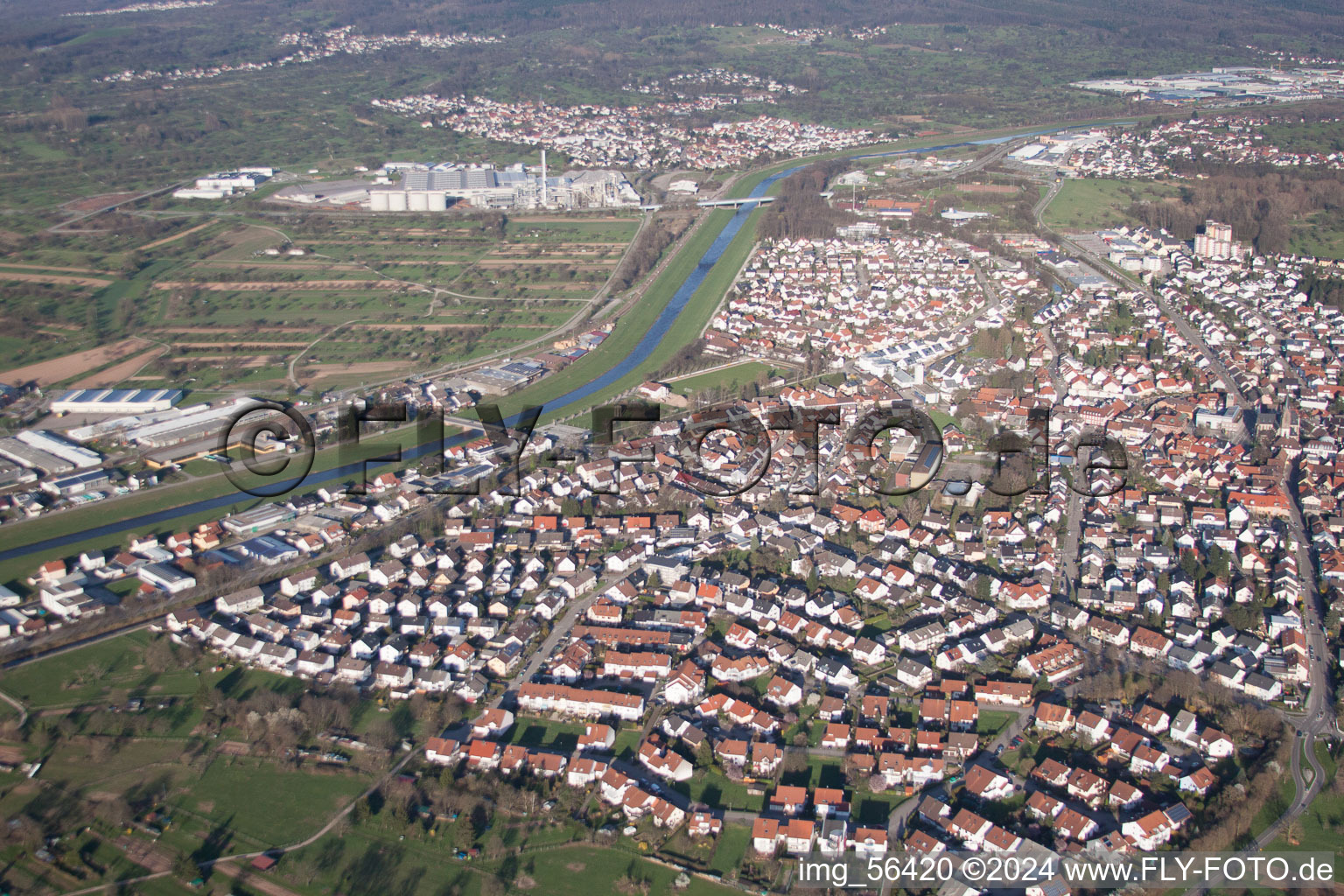 Kuppenheim dans le département Bade-Wurtemberg, Allemagne d'en haut