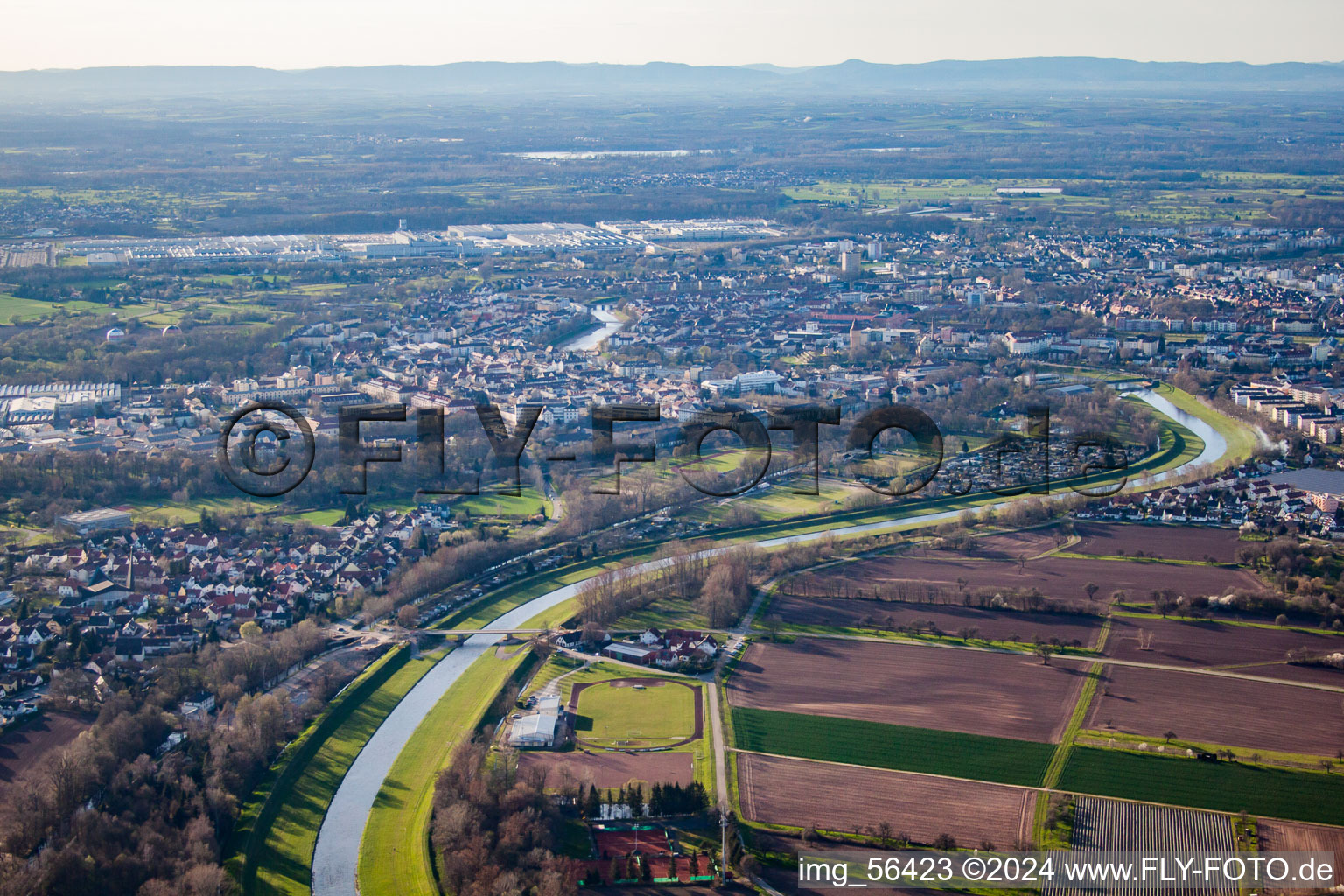 Vue aérienne de Jahnallee à le quartier Niederbühl in Rastatt dans le département Bade-Wurtemberg, Allemagne