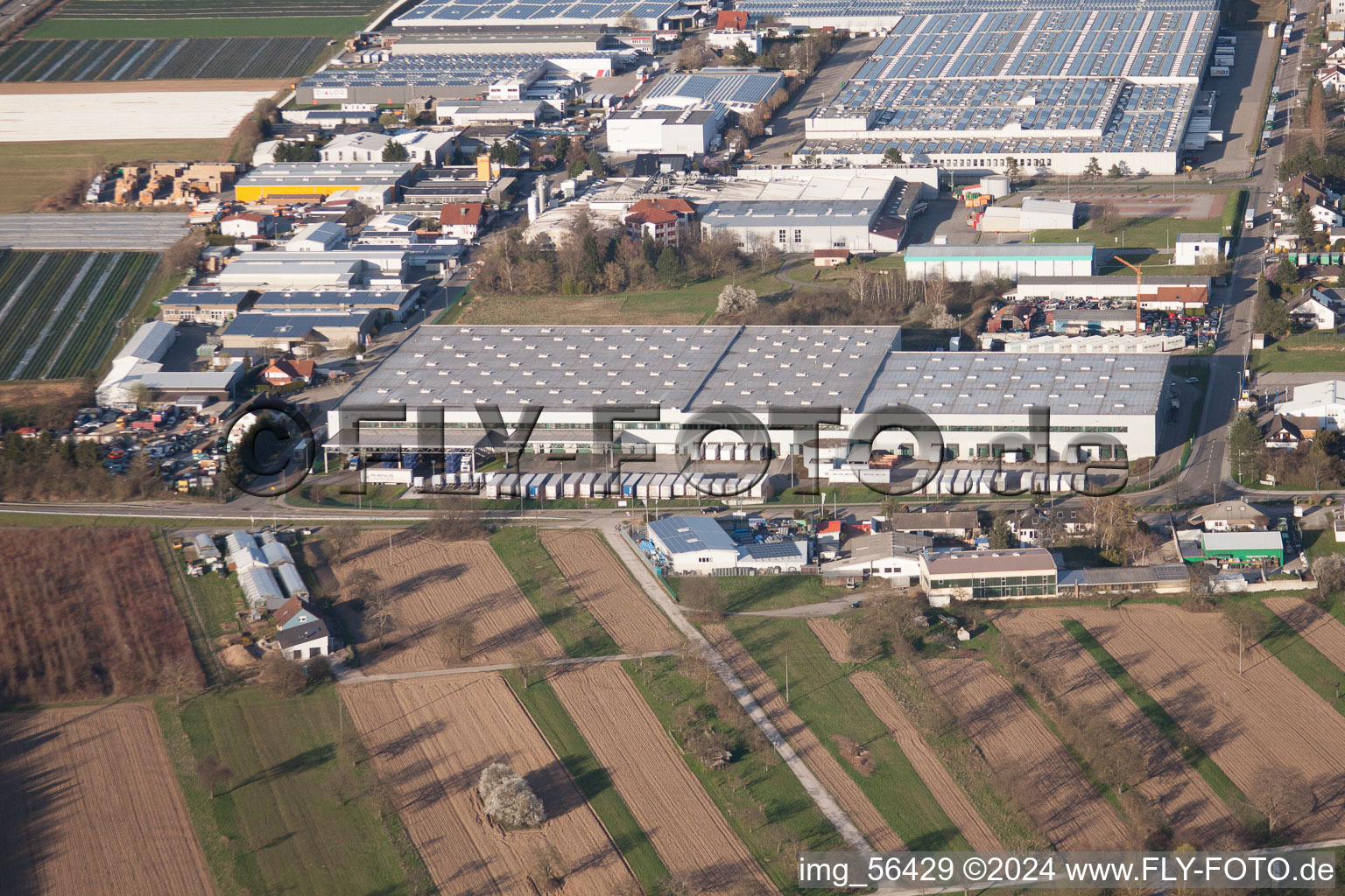 Vue aérienne de Zone industrielle à Muggensturm dans le département Bade-Wurtemberg, Allemagne