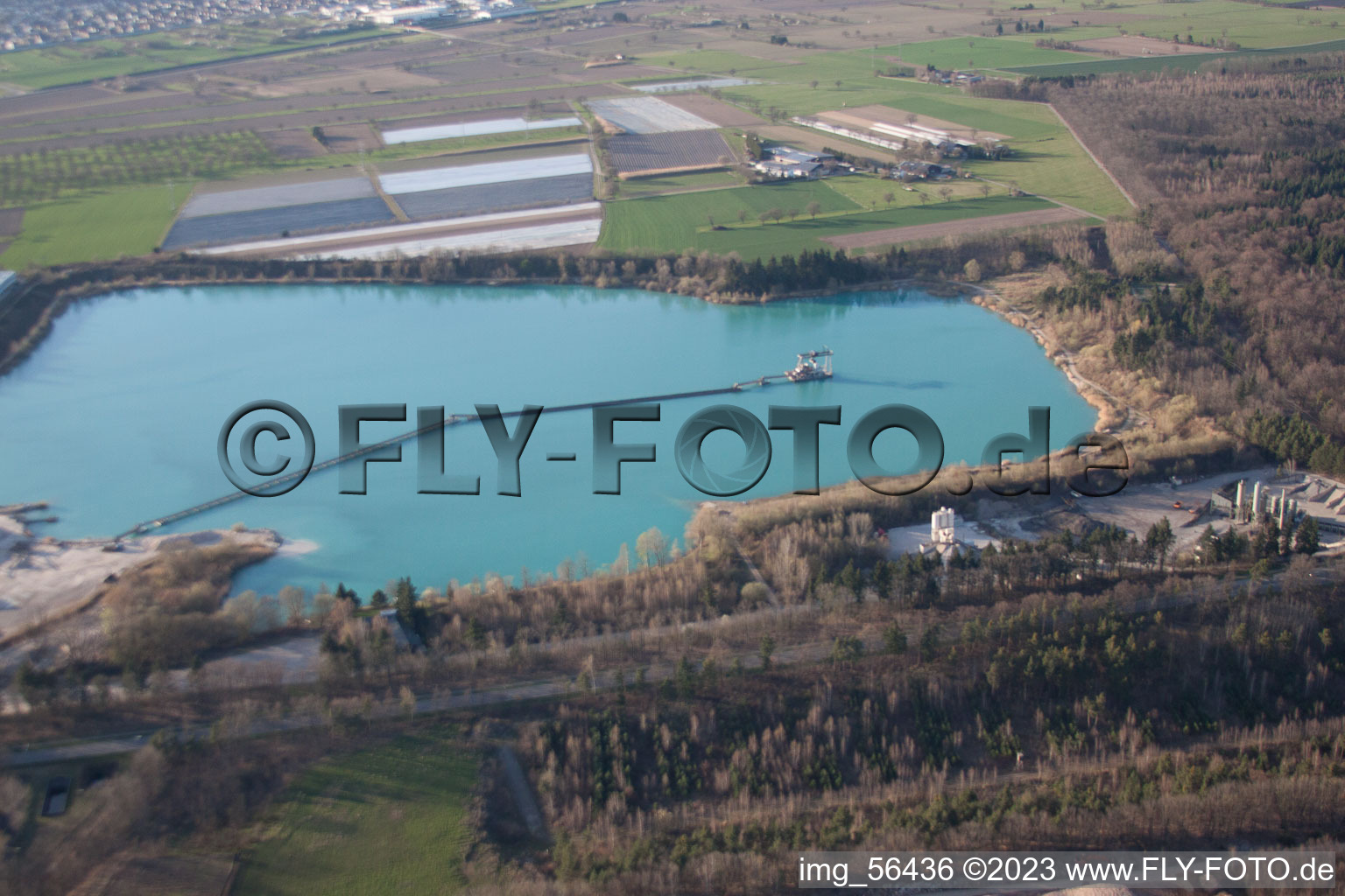 Vue aérienne de Lac Schertle à Bietigheim dans le département Bade-Wurtemberg, Allemagne