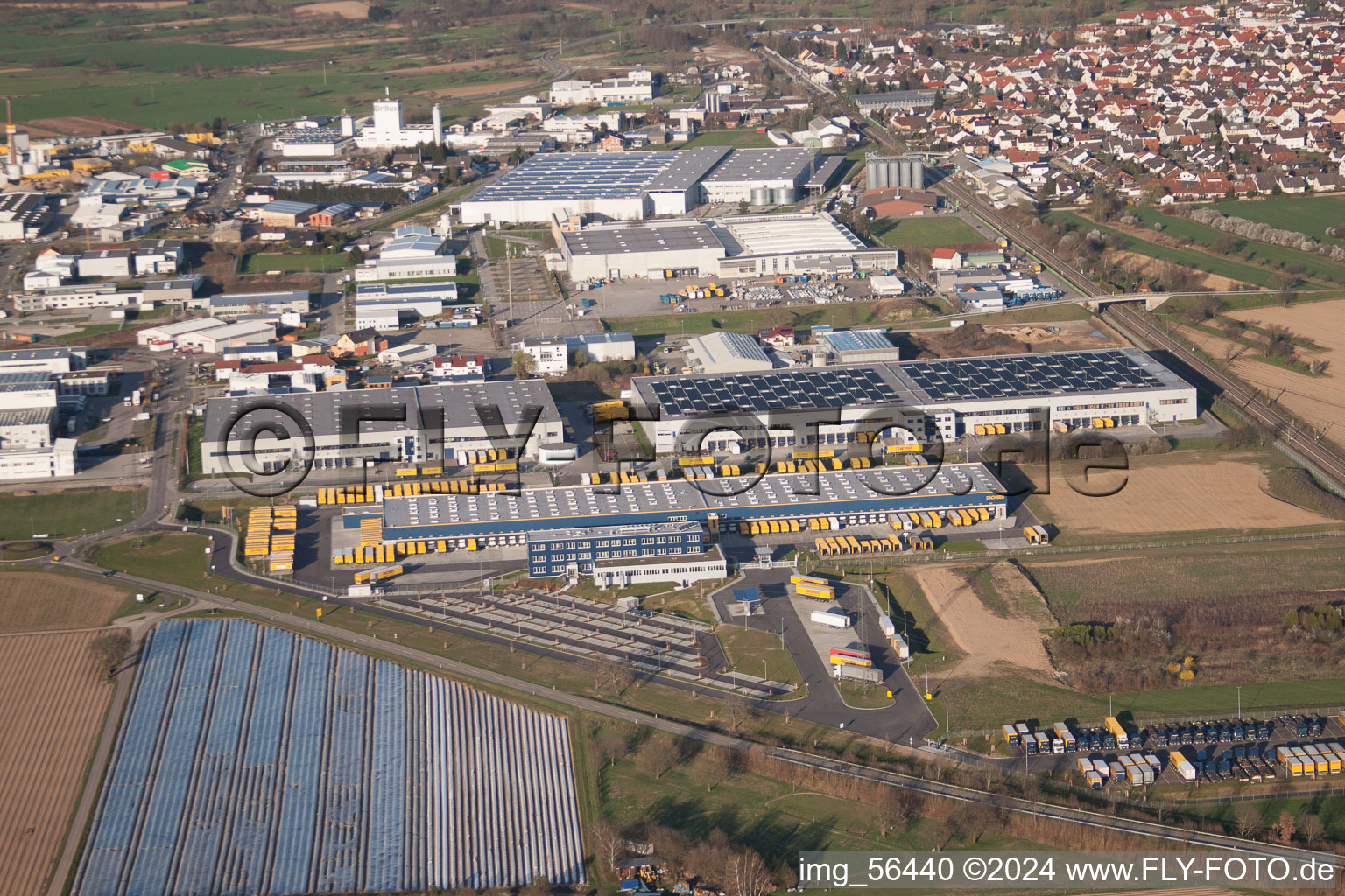 Vue aérienne de Entrepôts et bâtiments d'expédition de Dachser GmbH & Co.KG à Malsch dans le département Bade-Wurtemberg, Allemagne