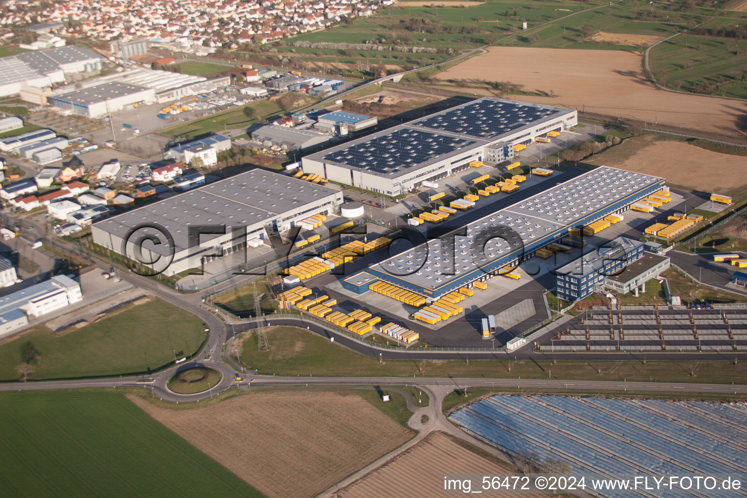 Centre logistique DACHSER Karlsruhe GmbH, Malsch à Malsch dans le département Bade-Wurtemberg, Allemagne du point de vue du drone