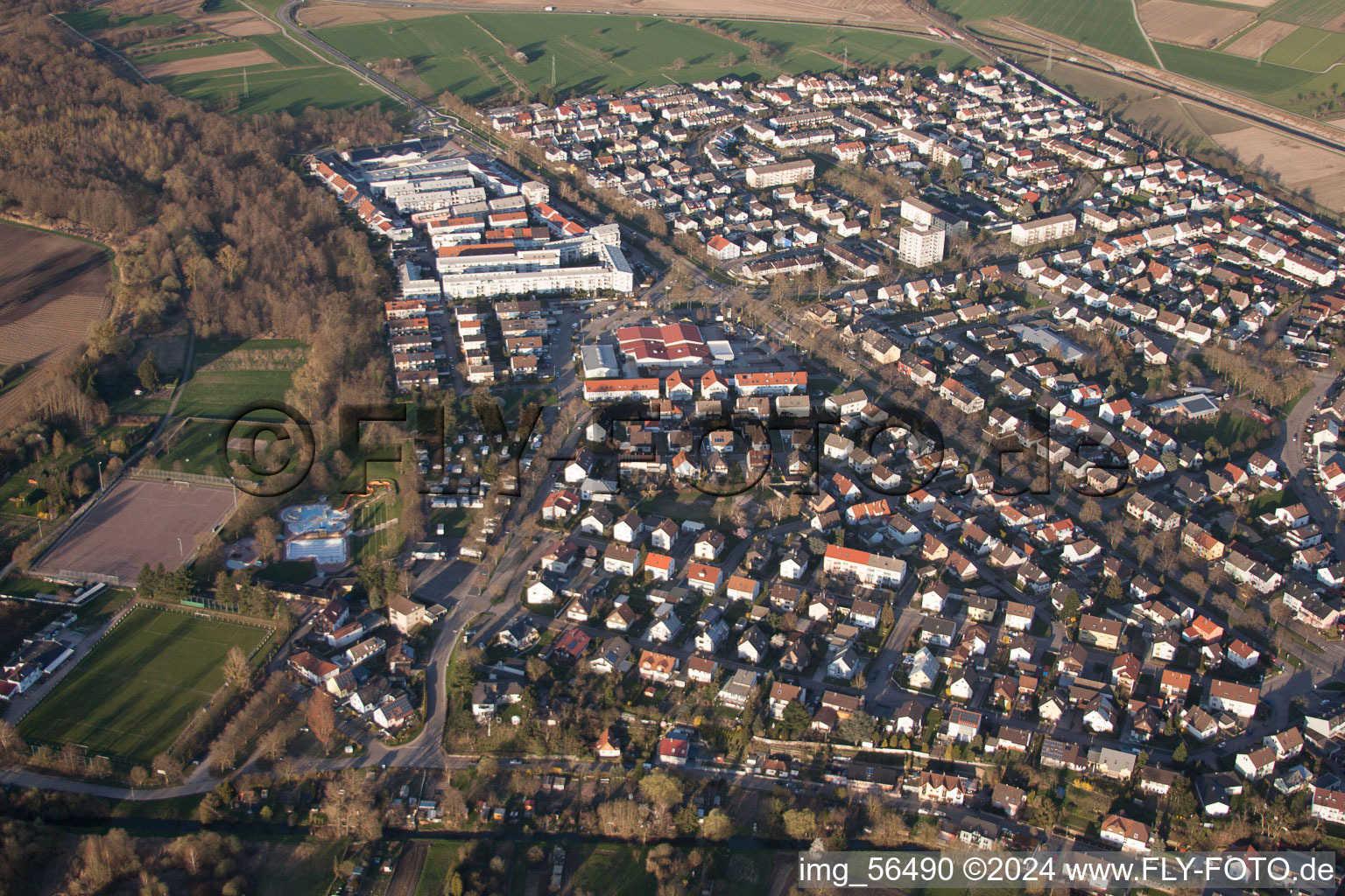 Vue aérienne de Vers Heilberg à Durmersheim dans le département Bade-Wurtemberg, Allemagne