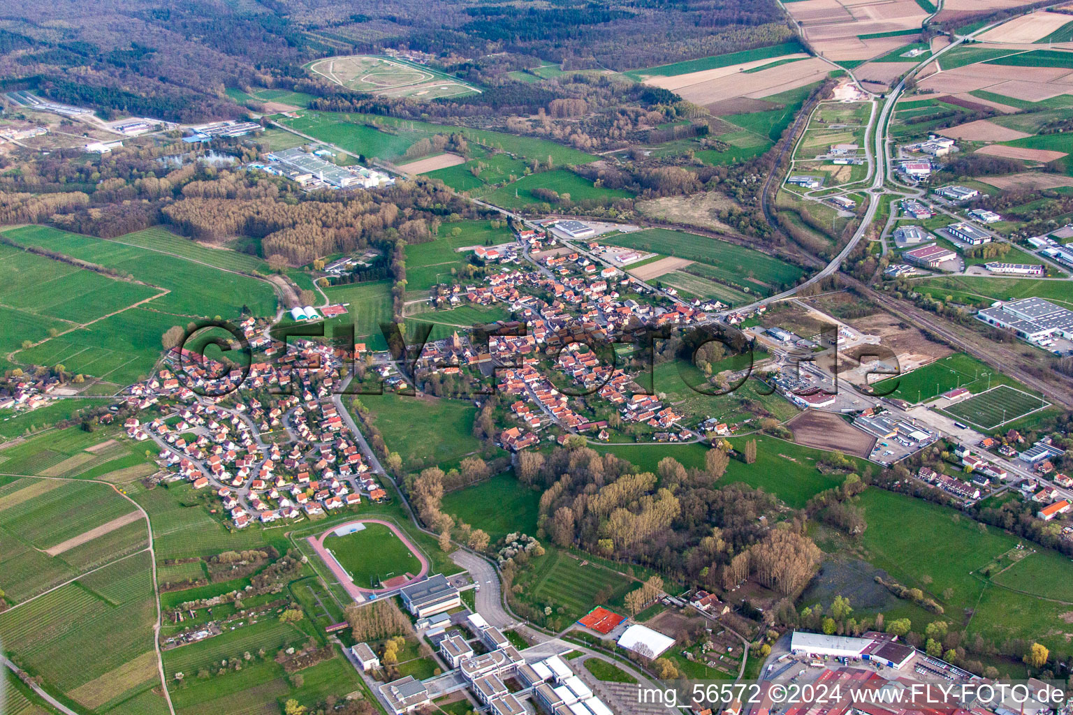 Quartier Altenstadt in Wissembourg dans le département Bas Rhin, France vu d'un drone