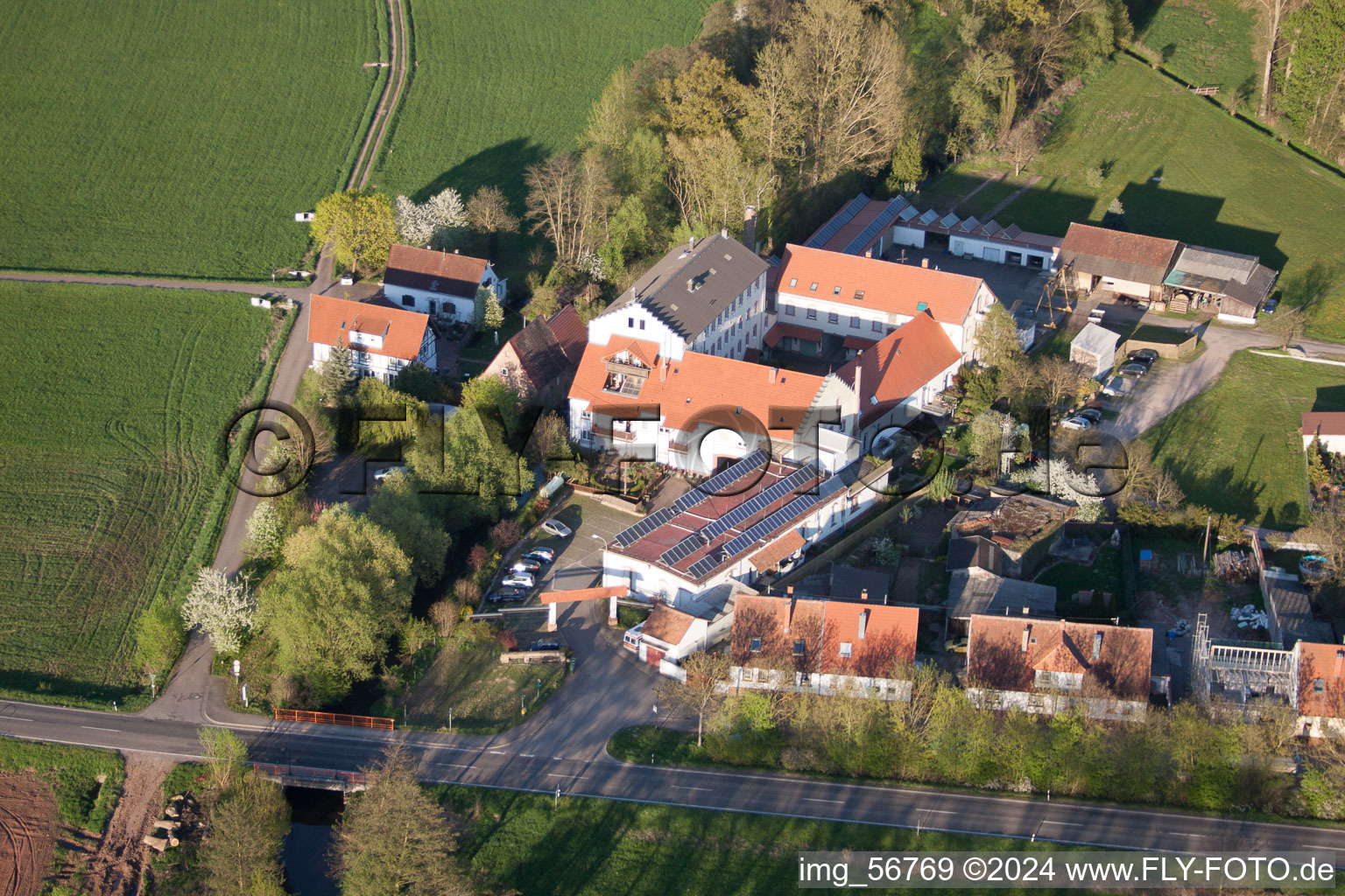 Vue oblique de Quartier Offenbach in Offenbach an der Queich dans le département Rhénanie-Palatinat, Allemagne