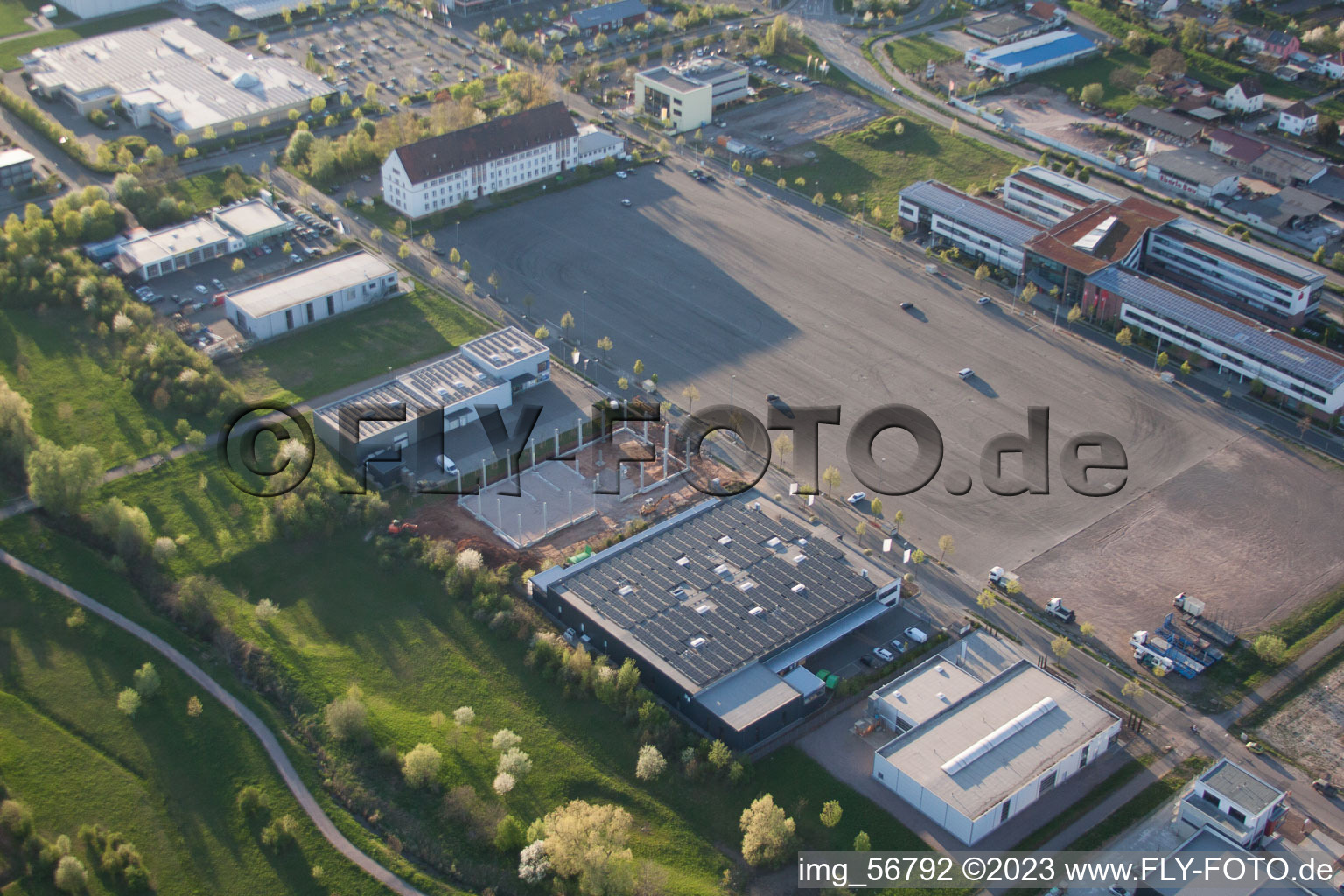 Vue aérienne de Quartier Queichheim in Landau in der Pfalz dans le département Rhénanie-Palatinat, Allemagne