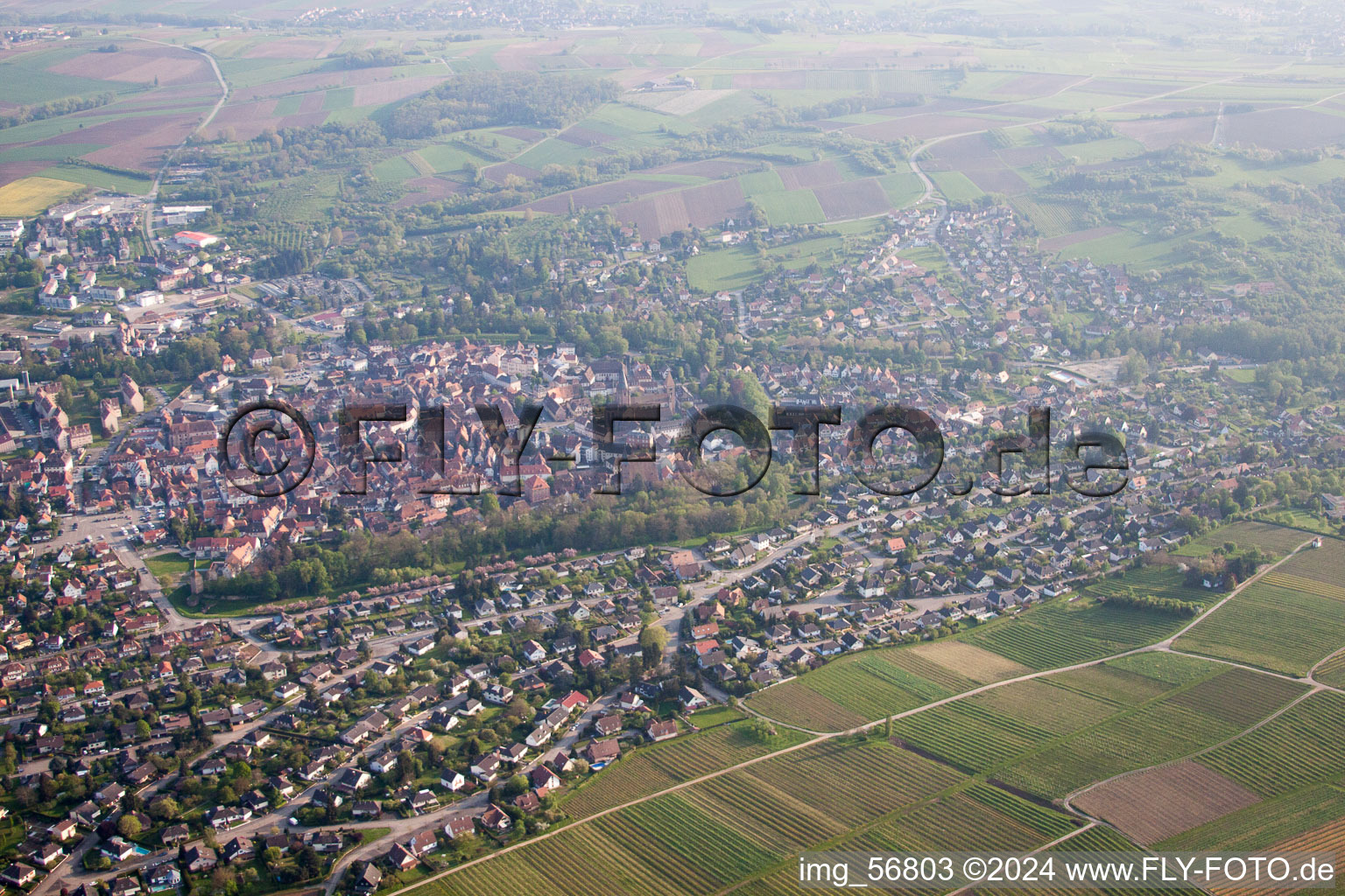 Wissembourg dans le département Bas Rhin, France du point de vue du drone