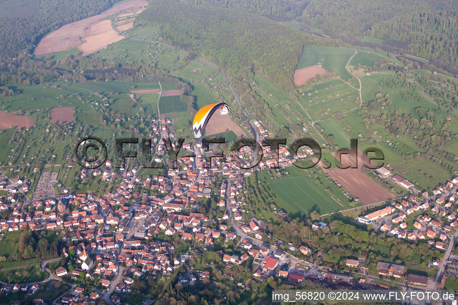 Lembach dans le département Bas Rhin, France depuis l'avion