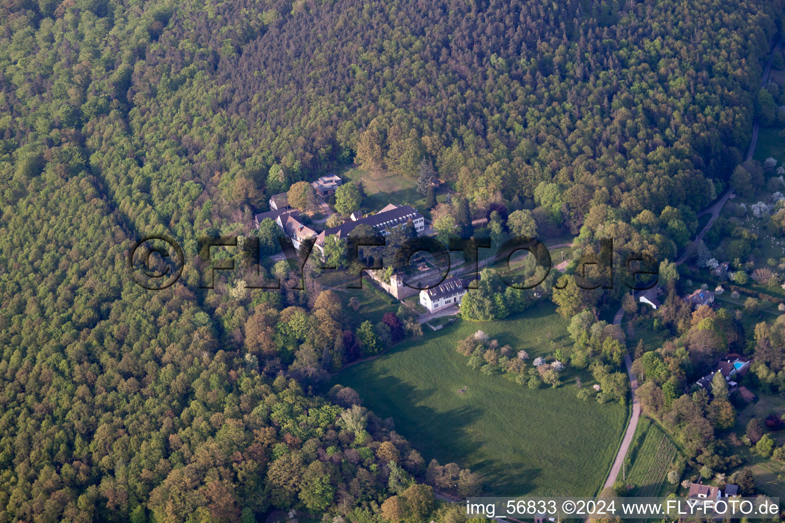 Gœrsdorf dans le département Bas Rhin, France d'un drone