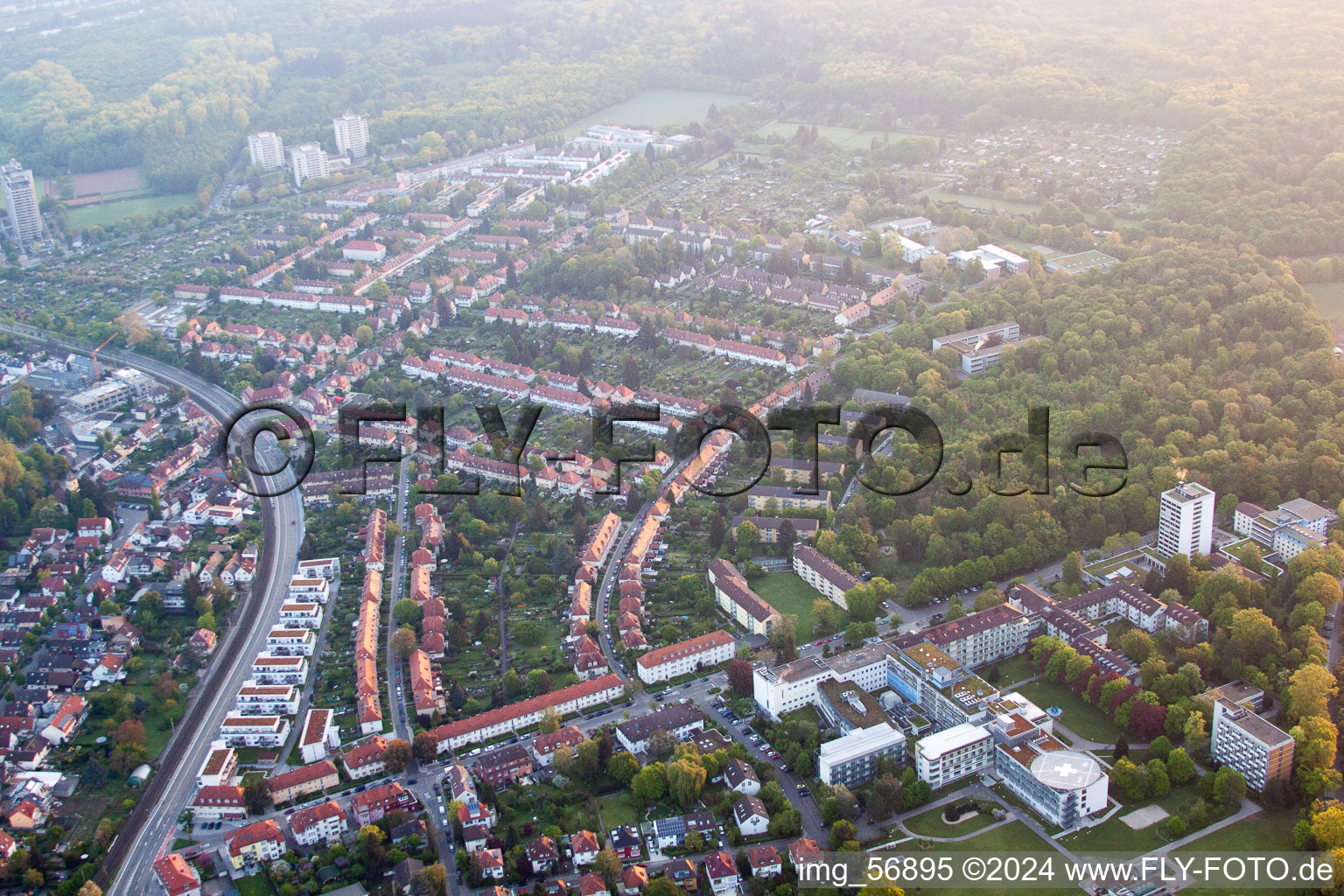 Quartier Rüppurr in Karlsruhe dans le département Bade-Wurtemberg, Allemagne vu d'un drone