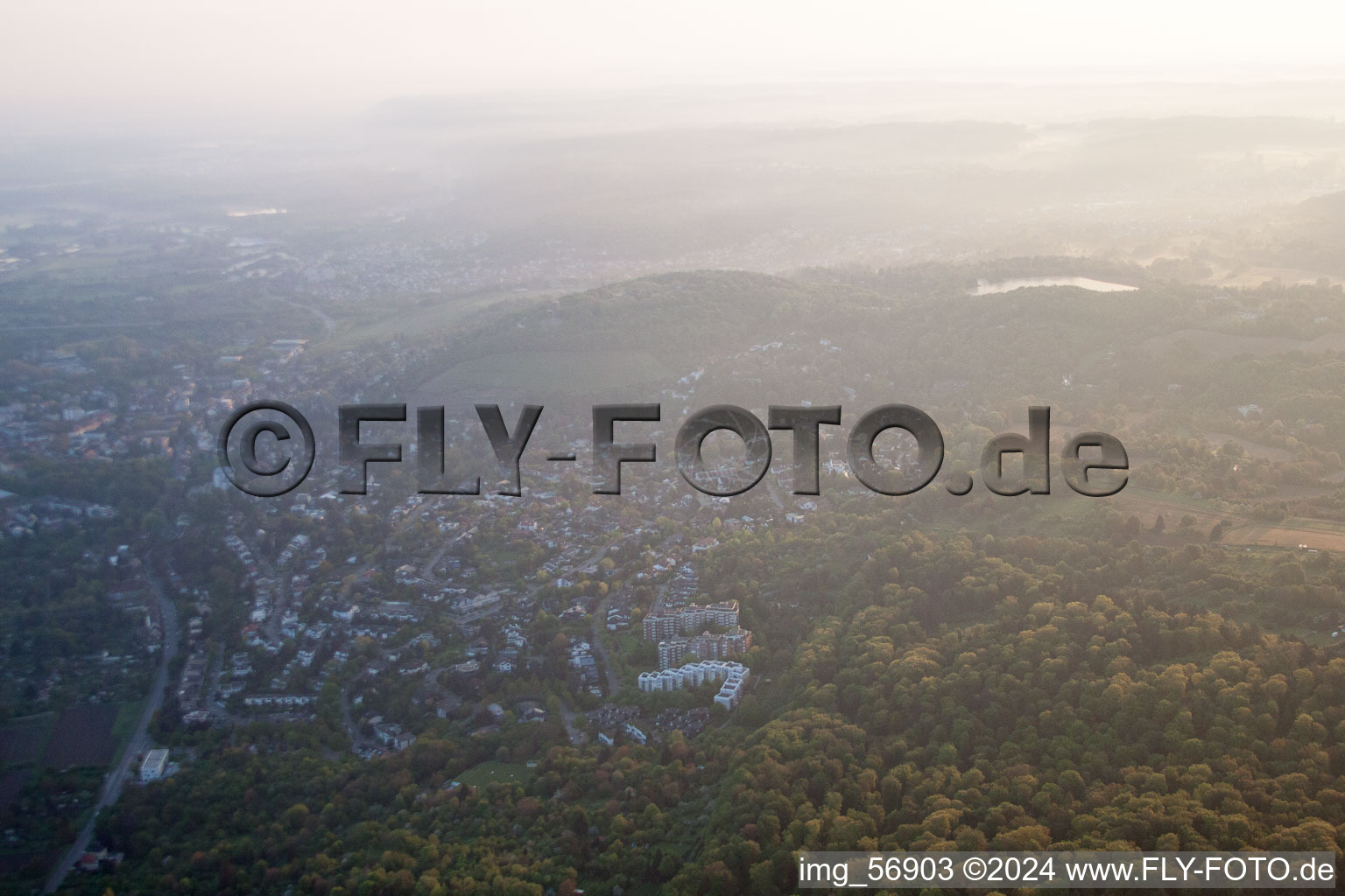 Vue aérienne de Du sud à le quartier Durlach in Karlsruhe dans le département Bade-Wurtemberg, Allemagne