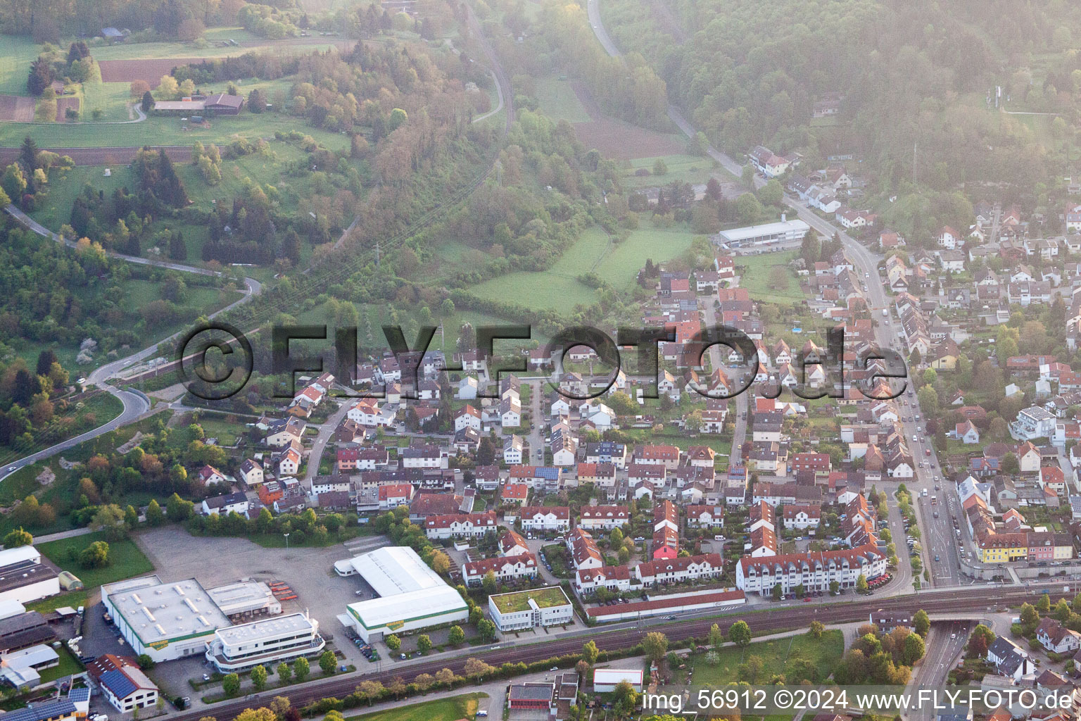 Quartier Grötzingen in Karlsruhe dans le département Bade-Wurtemberg, Allemagne depuis l'avion