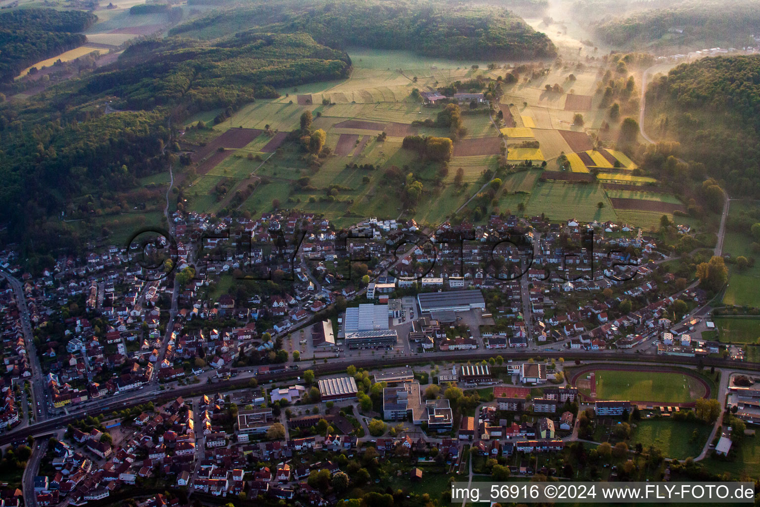 Vue aérienne de Quartier Berghausen in Pfinztal dans le département Bade-Wurtemberg, Allemagne