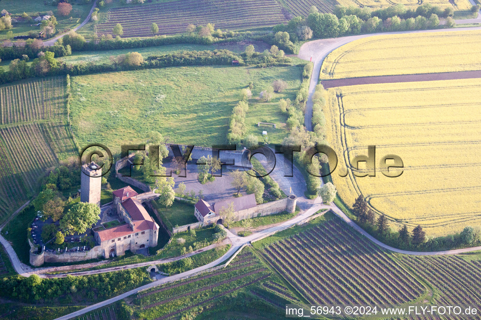 Vue oblique de Château de Ravensbourg à Sulzfeld dans le département Bade-Wurtemberg, Allemagne