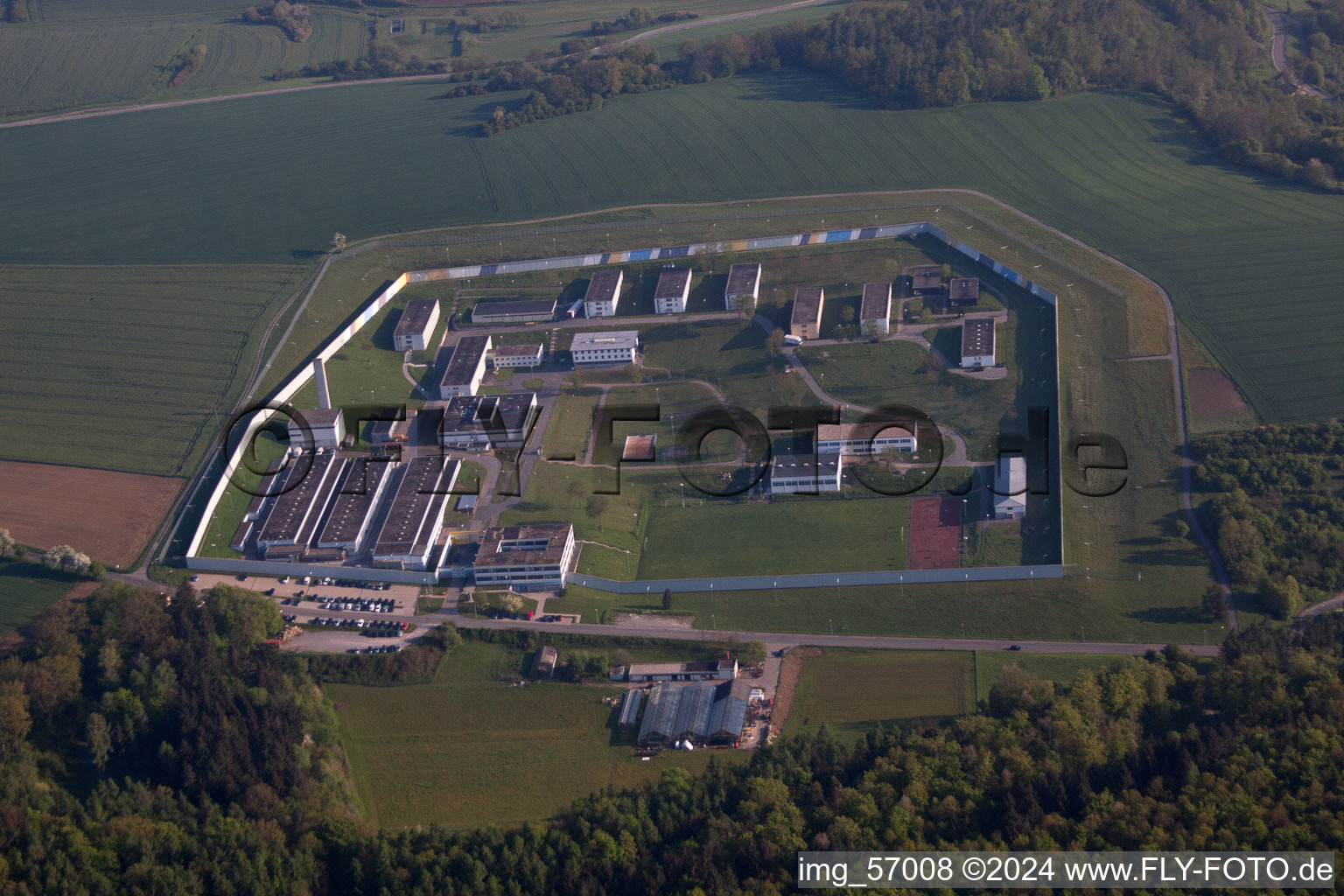 Vue aérienne de Prison de l'établissement correctionnel Adelsheim dans le quartier de Leibenstadt à Adelsheim dans le département Bade-Wurtemberg, Allemagne