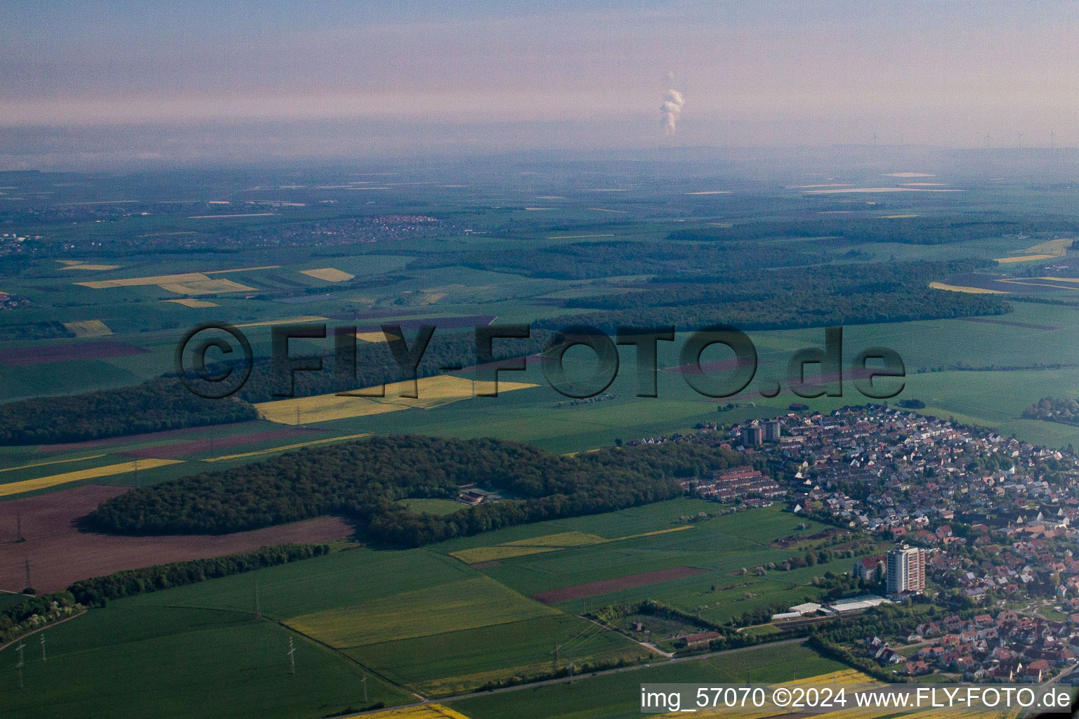 Vue aérienne de Girouette de la centrale nucléaire Schweinfurt déjà en vue à Schweinfurt dans le département Bavière, Allemagne