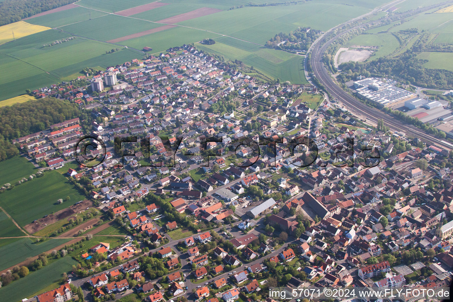 Vue aérienne de Rottendorf dans le département Bavière, Allemagne