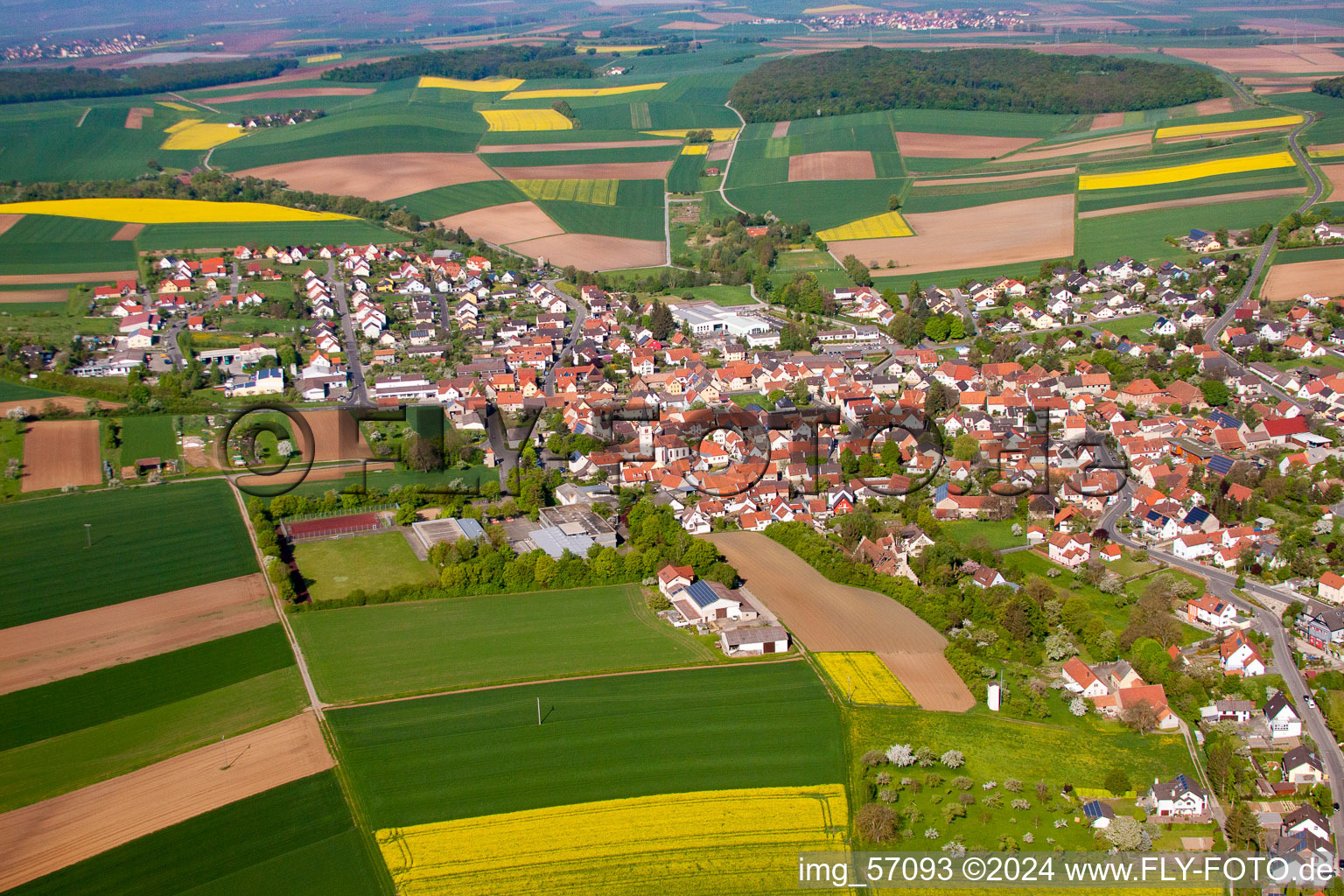 Vue aérienne de Schwanfeld dans le département Bavière, Allemagne