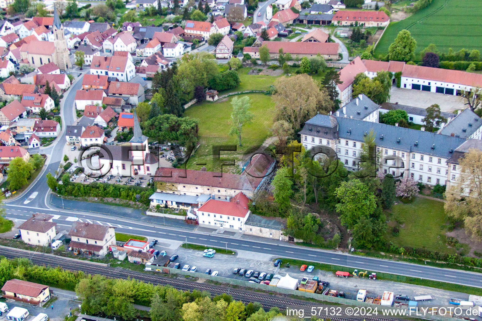 Vue aérienne de Chapelle de la Dame à le quartier Obertheres in Theres dans le département Bavière, Allemagne