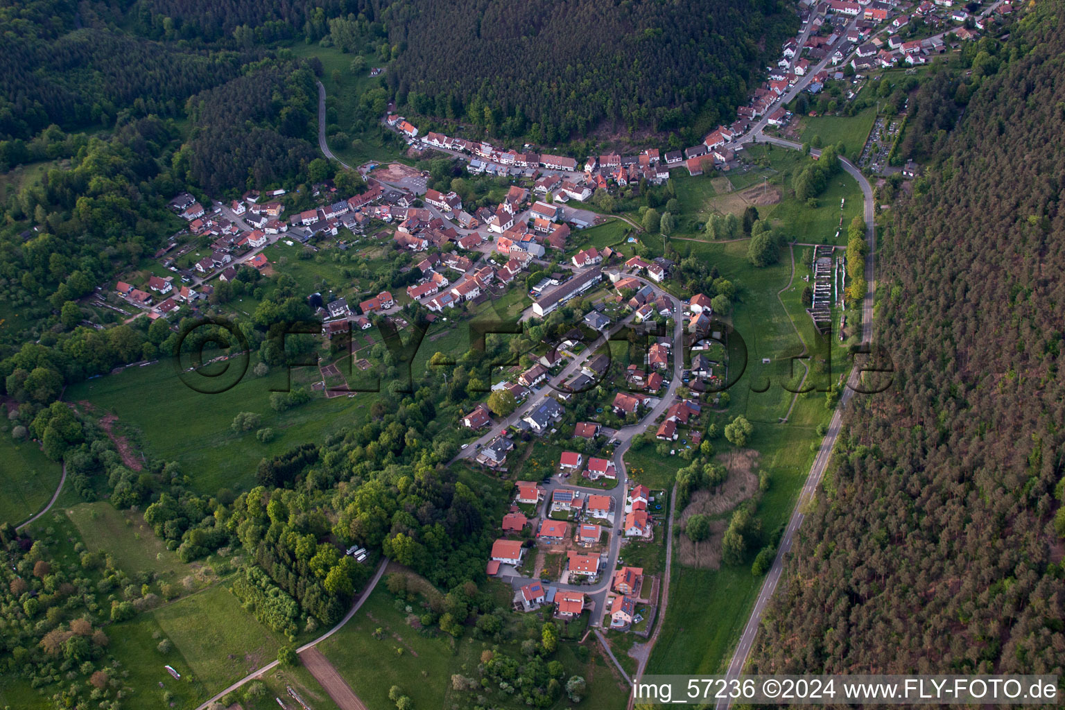 Enregistrement par drone de Spirkelbach dans le département Rhénanie-Palatinat, Allemagne