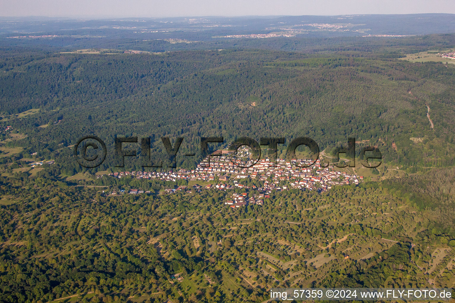 Vue aérienne de Vue sur le village à le quartier Waldprechtsweier in Malsch dans le département Bade-Wurtemberg, Allemagne