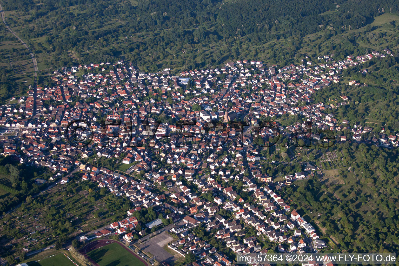 Vue aérienne de Du sud-ouest à Malsch dans le département Bade-Wurtemberg, Allemagne