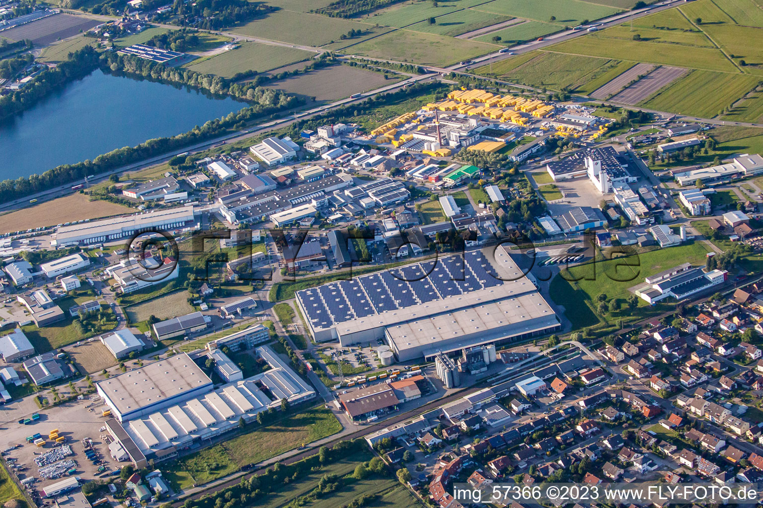 Vue aérienne de Zone industrielle Daimlerstr à Malsch dans le département Bade-Wurtemberg, Allemagne