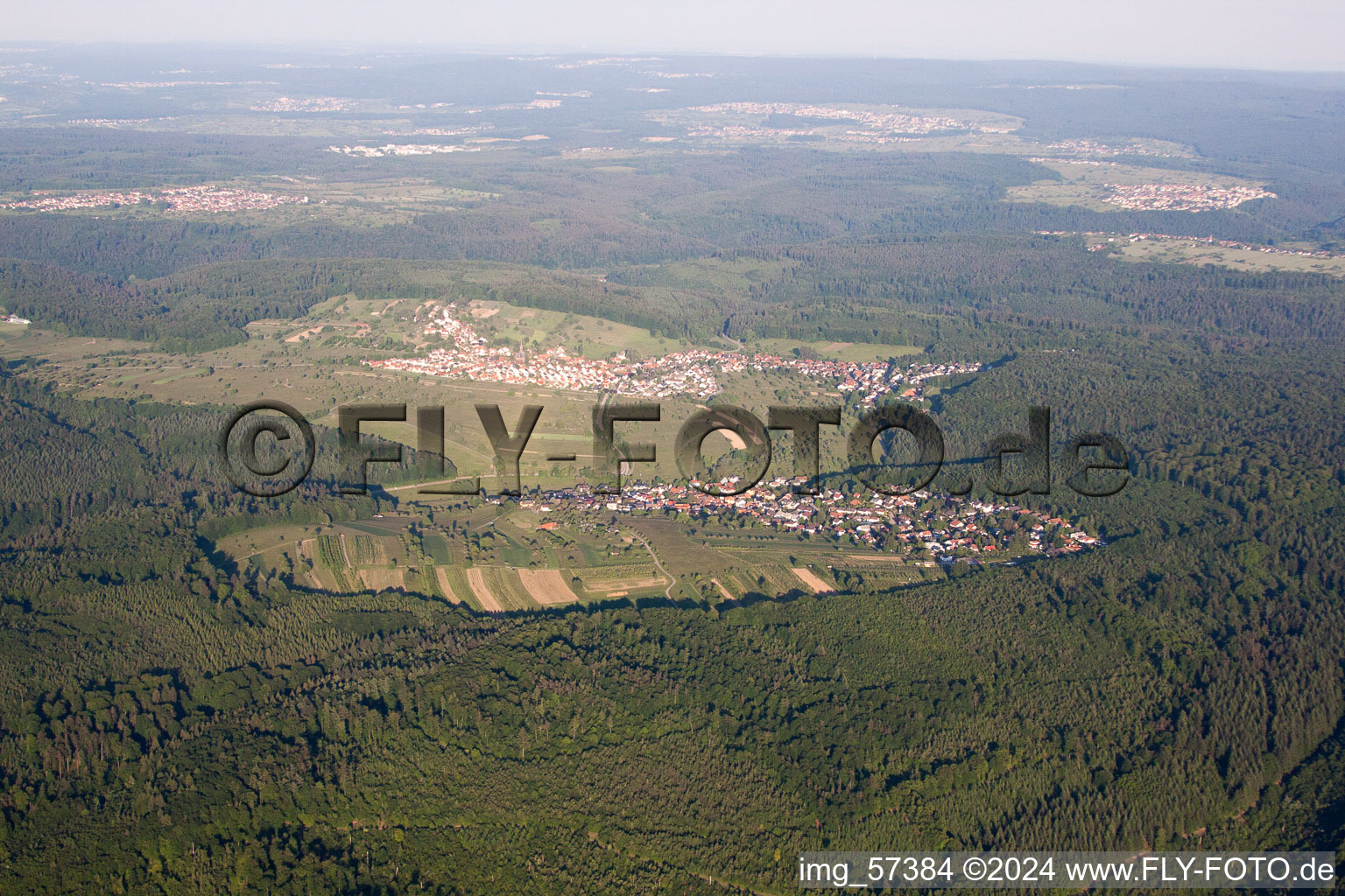 Vue aérienne de Schluttenbach et Schölllbron à le quartier Schöllbronn in Ettlingen dans le département Bade-Wurtemberg, Allemagne