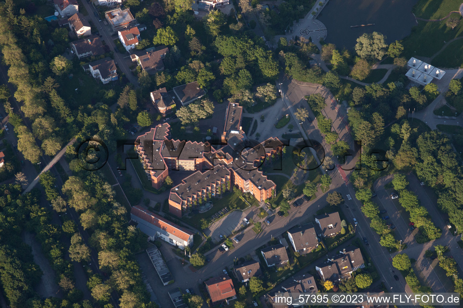 Photographie aérienne de Centre pour seniors Caritas au Horbachpark à Ettlingen dans le département Bade-Wurtemberg, Allemagne