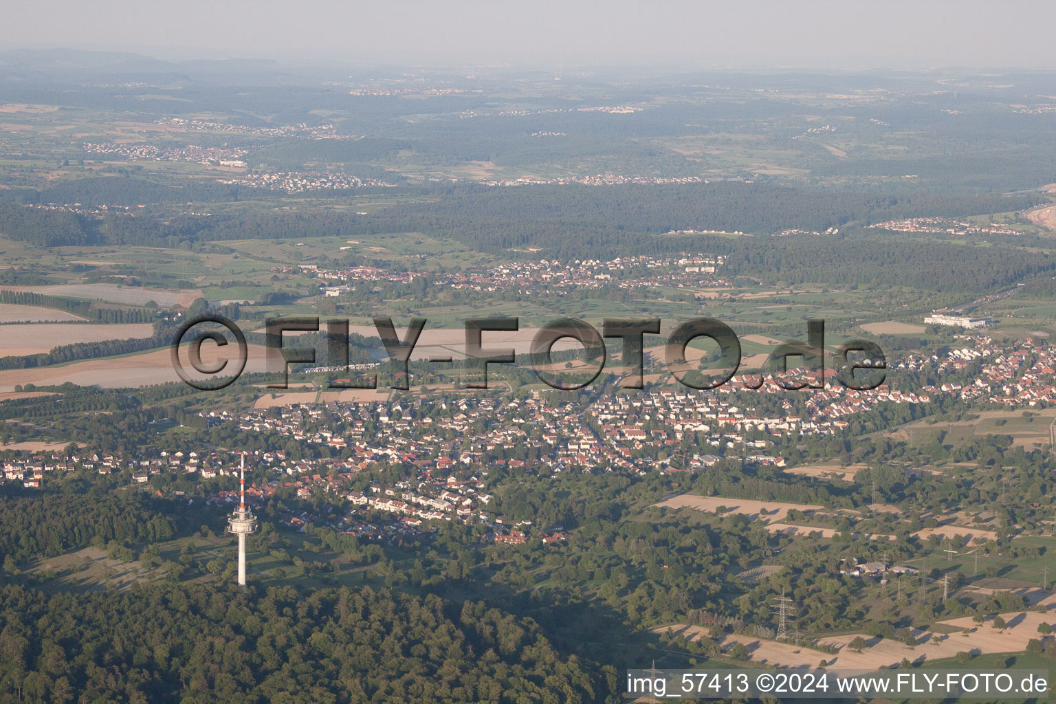 Vue aérienne de Hohenwettersbach à le quartier Grünwettersbach in Karlsruhe dans le département Bade-Wurtemberg, Allemagne