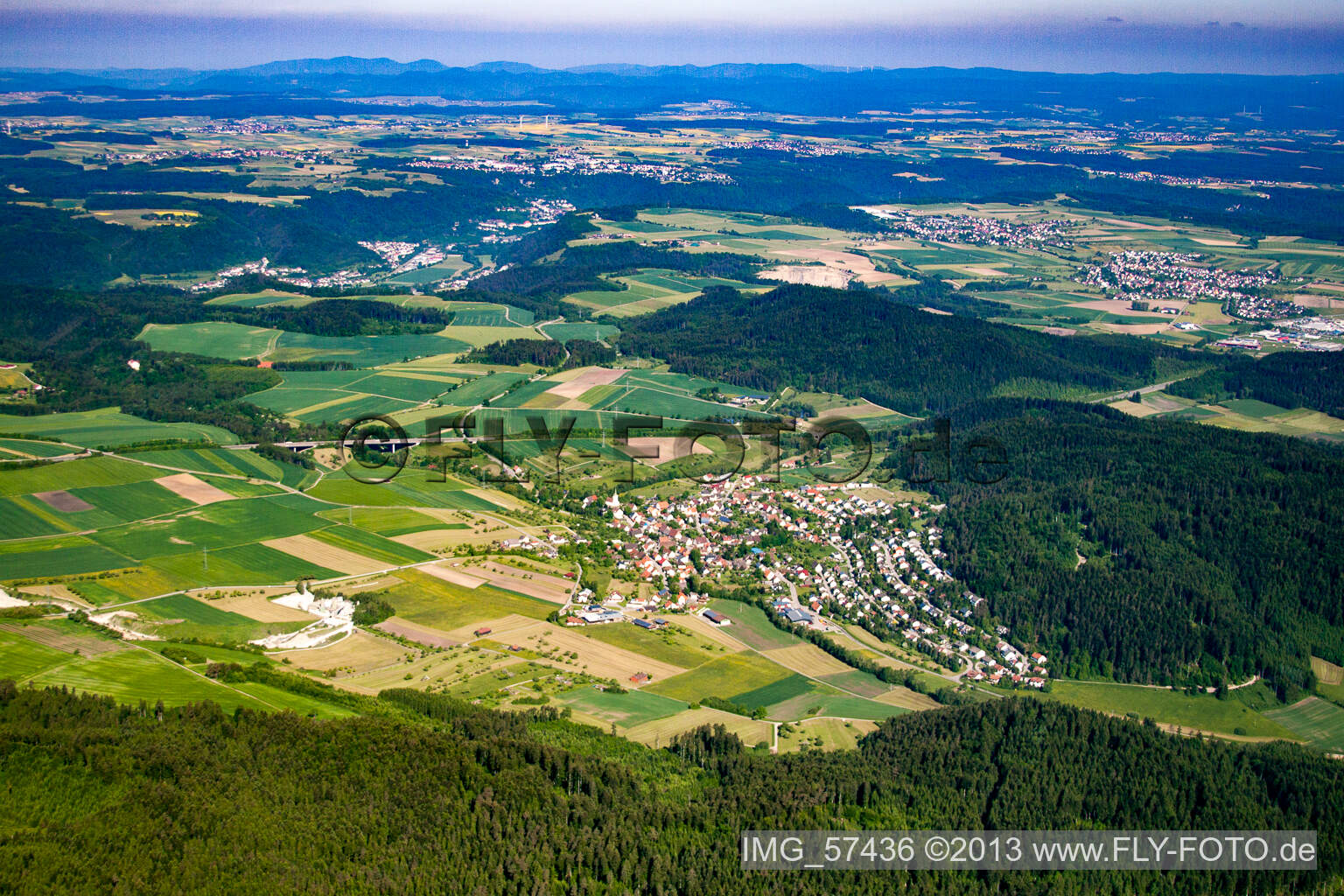 Vue aérienne de Champs agricoles et surfaces utilisables à Trichtingen dans le département Bade-Wurtemberg, Allemagne