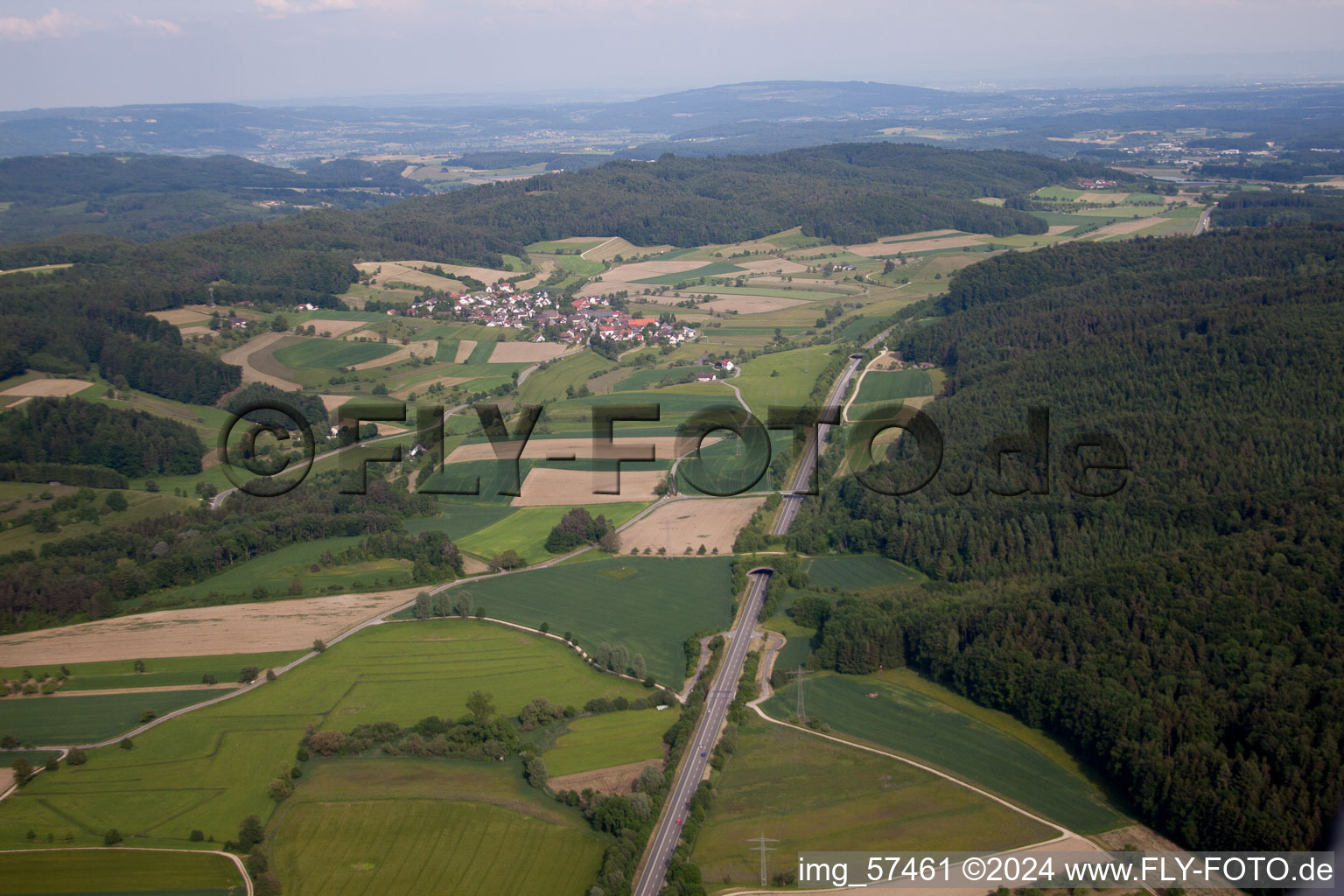 Vue aérienne de Parcours du B31n à le quartier Nesselwangen in Überlingen dans le département Bade-Wurtemberg, Allemagne