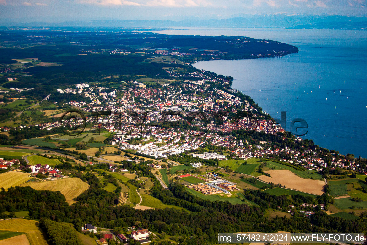 Vue aérienne de Ville Überlingen au bord du lac de Constance à Überlingen dans le département Bade-Wurtemberg, Allemagne