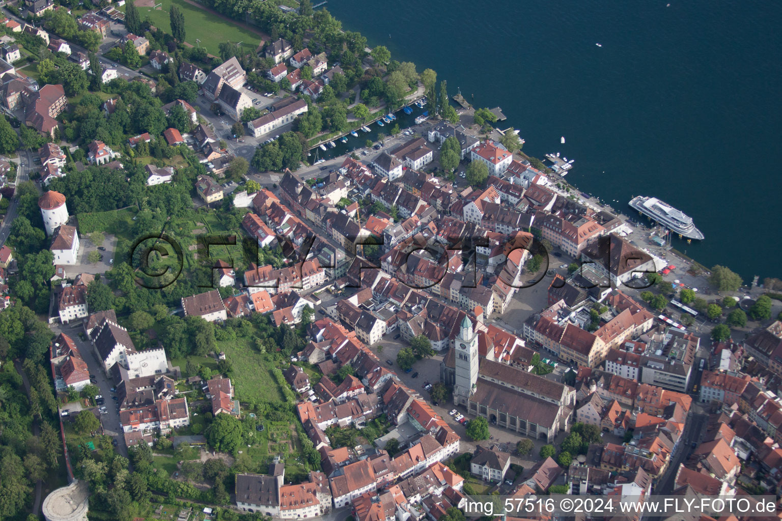 Überlingen dans le département Bade-Wurtemberg, Allemagne du point de vue du drone