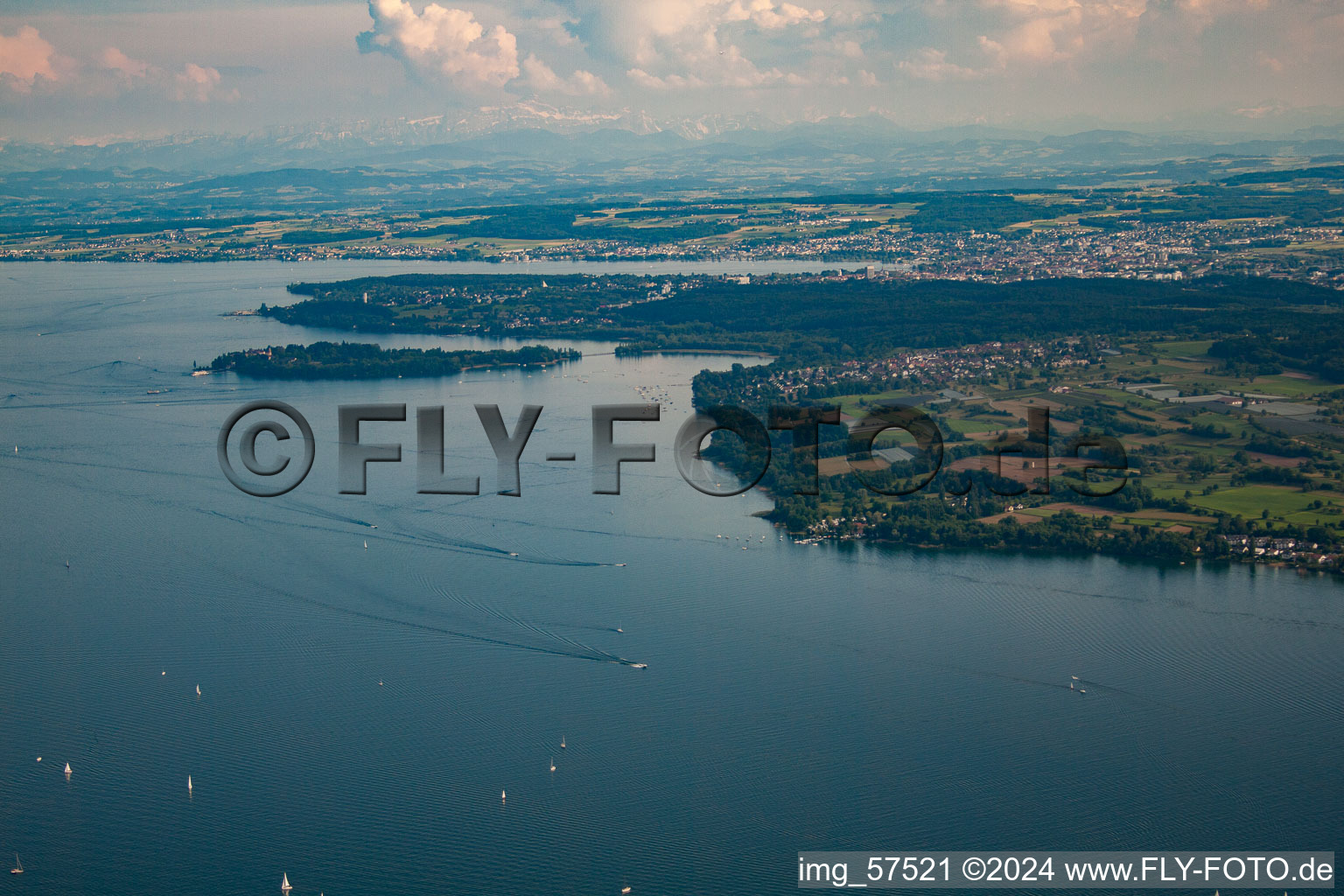 Vue aérienne de Île de Mainau à le quartier Litzelstetten in Konstanz dans le département Bade-Wurtemberg, Allemagne