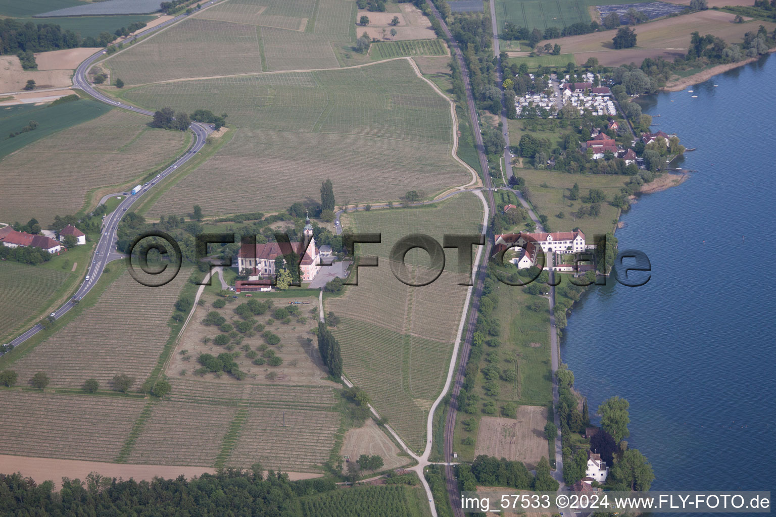 Vue aérienne de Complexe du château du lac de Constance-Schloss Maurach à le quartier Seefelden in Uhldingen-Mühlhofen dans le département Bade-Wurtemberg, Allemagne