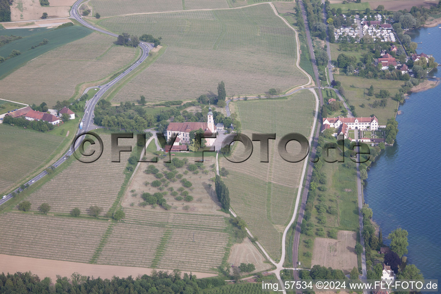 Vue aérienne de Complexe du château du lac de Constance-Schloss Maurach à le quartier Seefelden in Uhldingen-Mühlhofen dans le département Bade-Wurtemberg, Allemagne