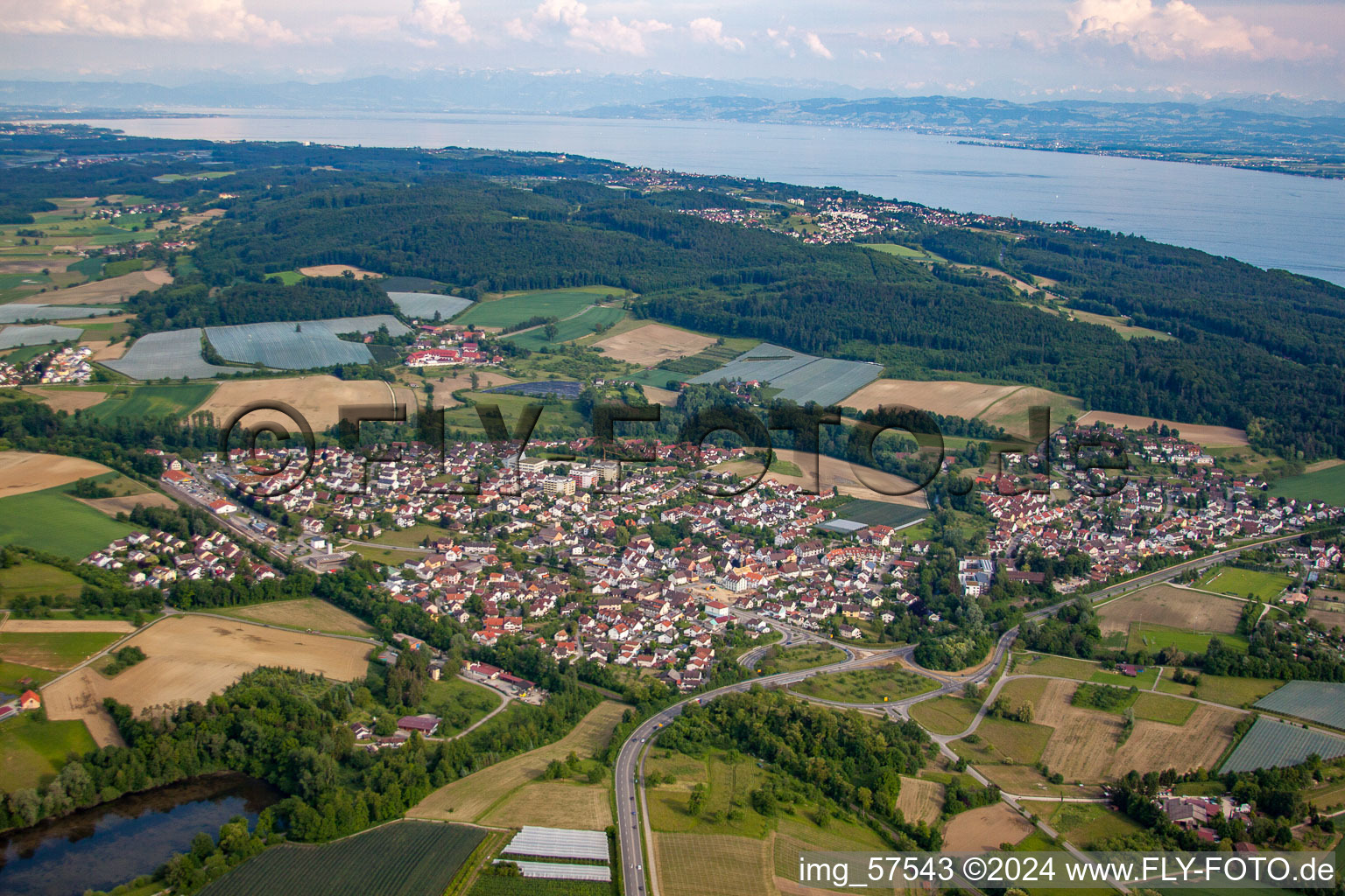 Vue aérienne de Quartier Oberuhldingen in Uhldingen-Mühlhofen dans le département Bade-Wurtemberg, Allemagne