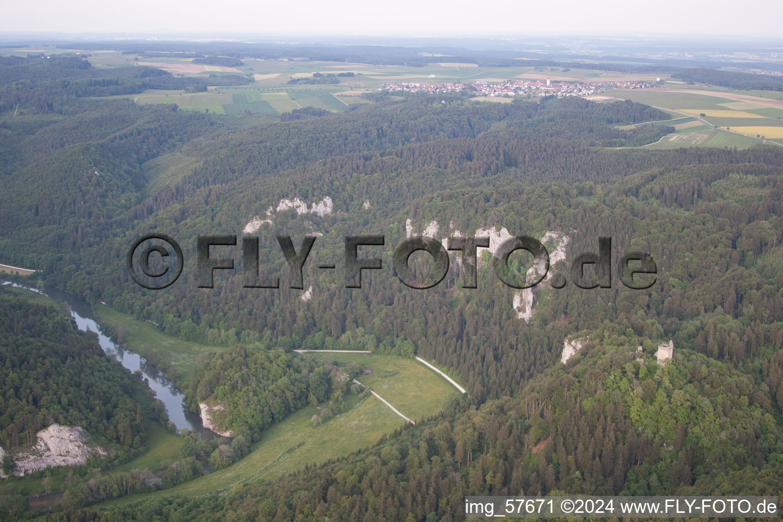 Vue d'oiseau de Fridingen an der Donau dans le département Bade-Wurtemberg, Allemagne