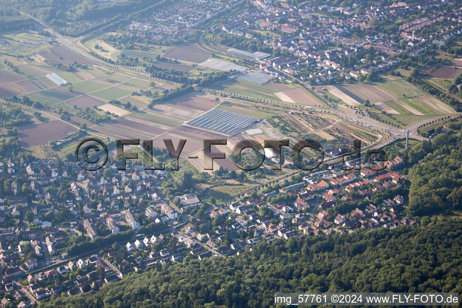 Enregistrement par drone de Quartier Wolfartsweier in Karlsruhe dans le département Bade-Wurtemberg, Allemagne