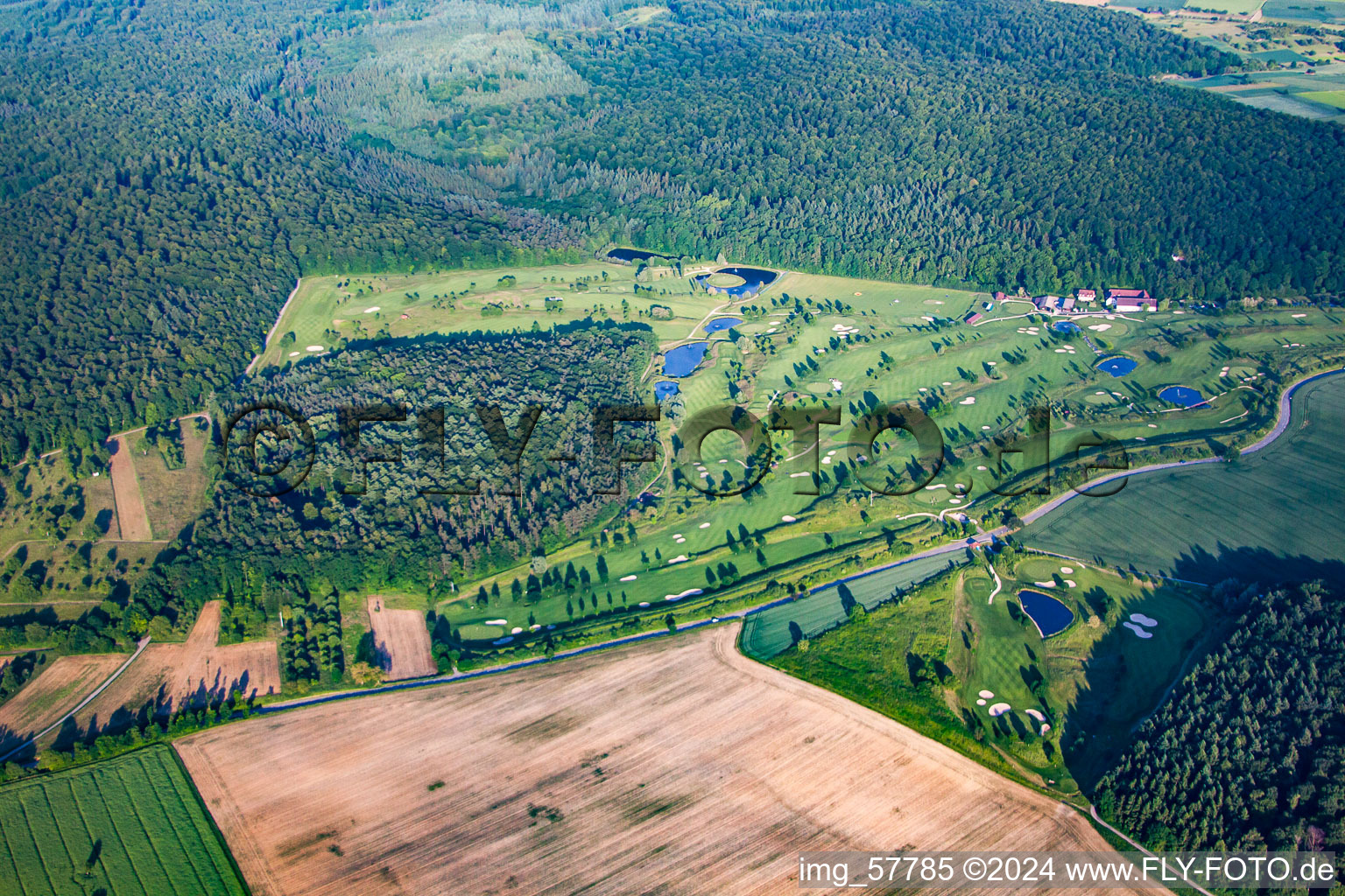 Vue aérienne de Terrain du parcours de golf Johannesthal Golf Club à le quartier Wössingen in Walzbachtal dans le département Bade-Wurtemberg, Allemagne