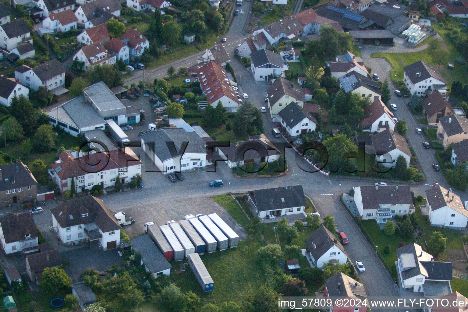 Vue aérienne de Société de transport ENDERES à le quartier Diedelsheim in Bretten dans le département Bade-Wurtemberg, Allemagne