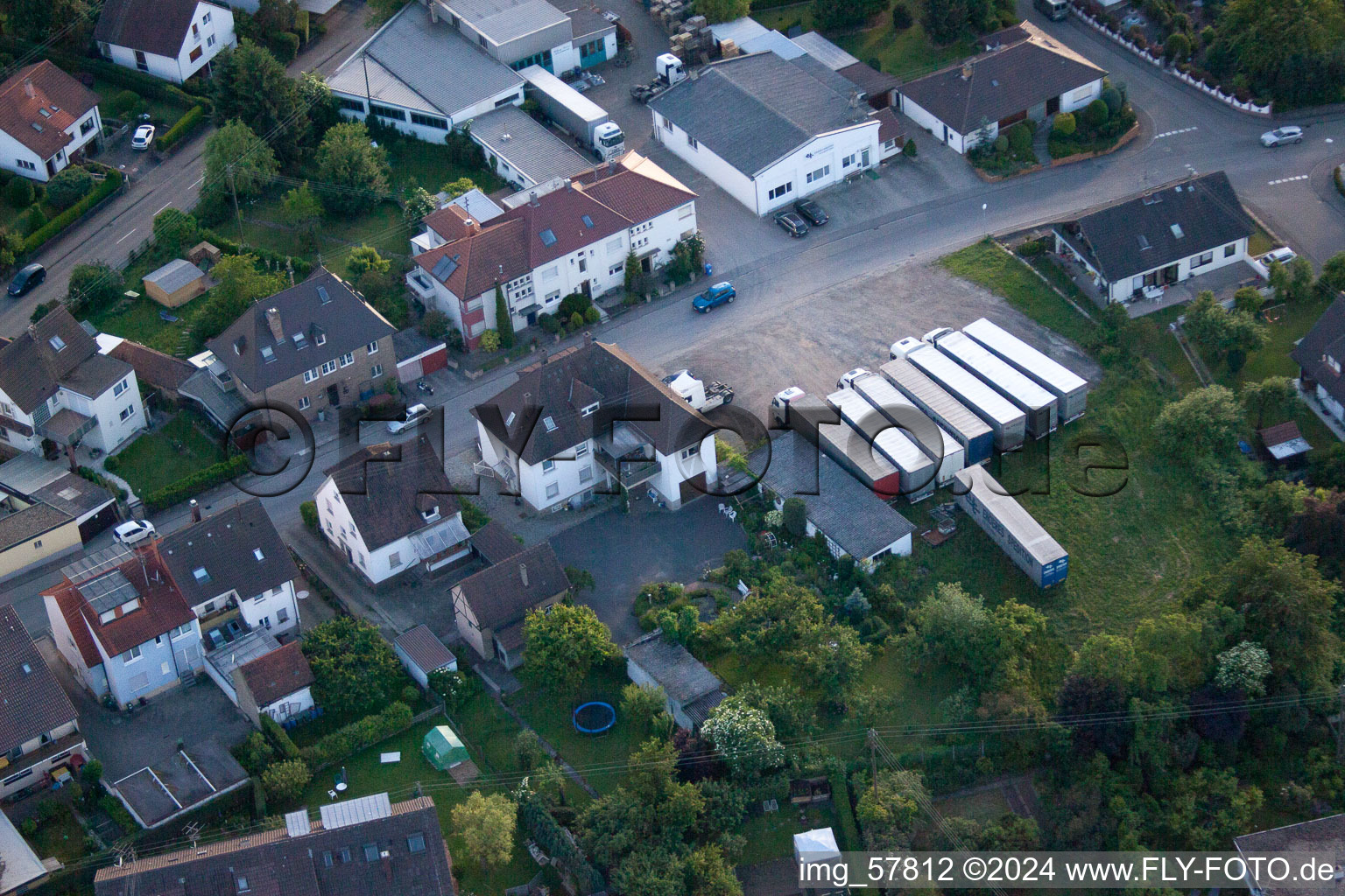 Vue oblique de Société de transport ENDERES à le quartier Diedelsheim in Bretten dans le département Bade-Wurtemberg, Allemagne